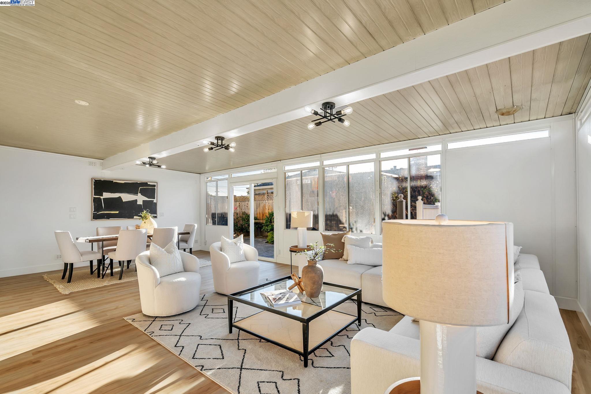 Detail Gallery Image 15 of 34 For 1575 via Lucas, San Lorenzo,  CA 94580 - 4 Beds | 3 Baths