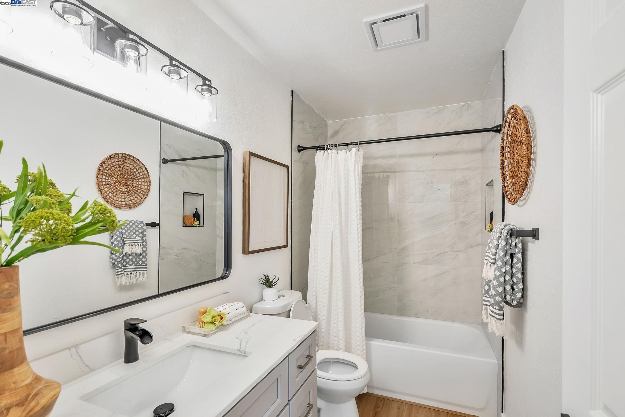 Detail Gallery Image 24 of 34 For 1575 via Lucas, San Lorenzo,  CA 94580 - 4 Beds | 3 Baths