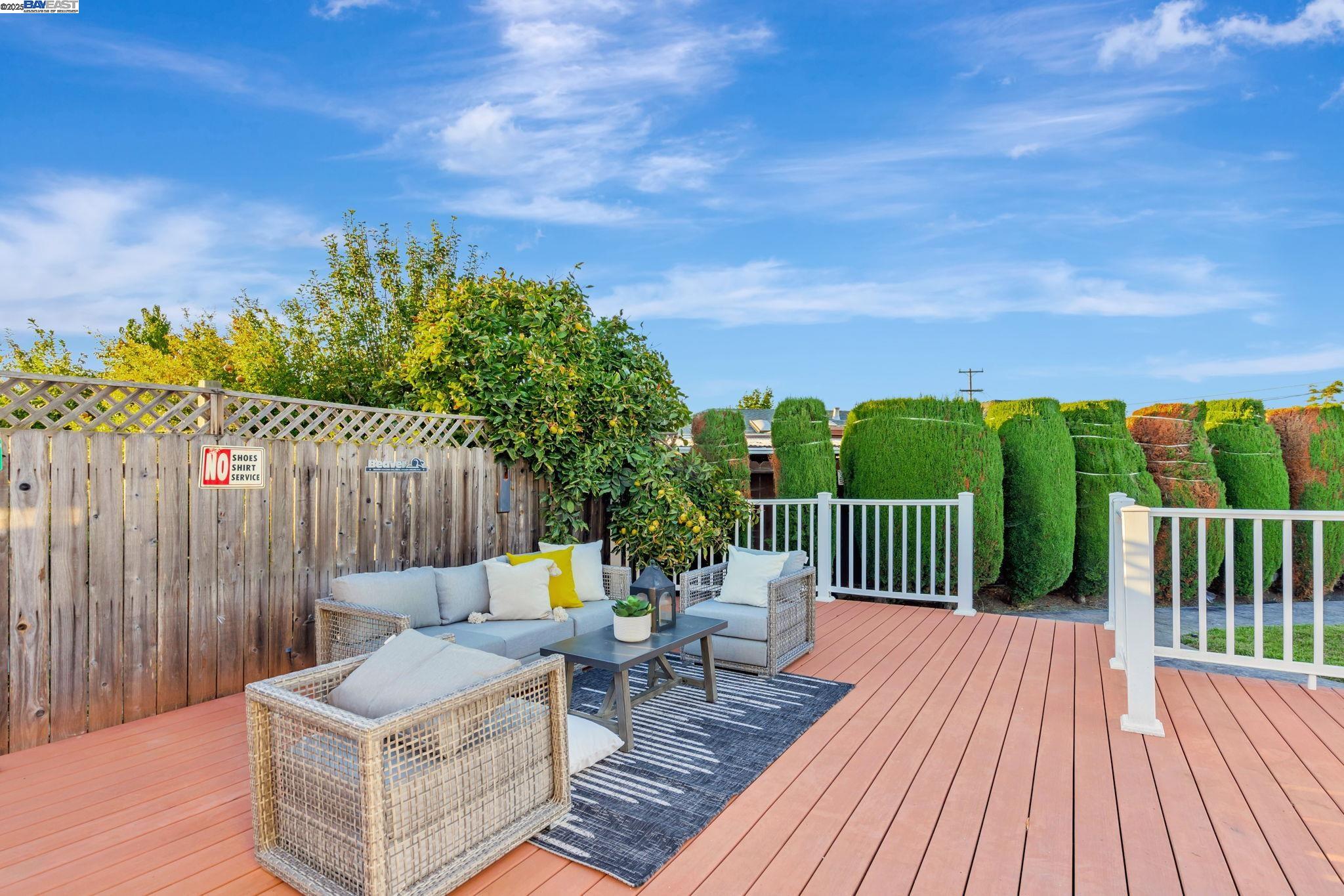 Detail Gallery Image 32 of 34 For 1575 via Lucas, San Lorenzo,  CA 94580 - 4 Beds | 3 Baths