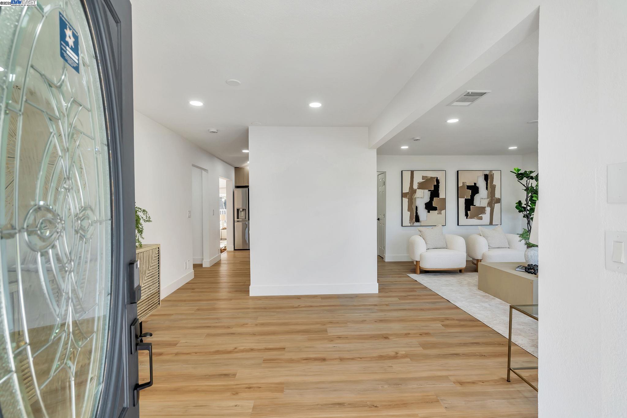 Detail Gallery Image 7 of 34 For 1575 via Lucas, San Lorenzo,  CA 94580 - 4 Beds | 3 Baths