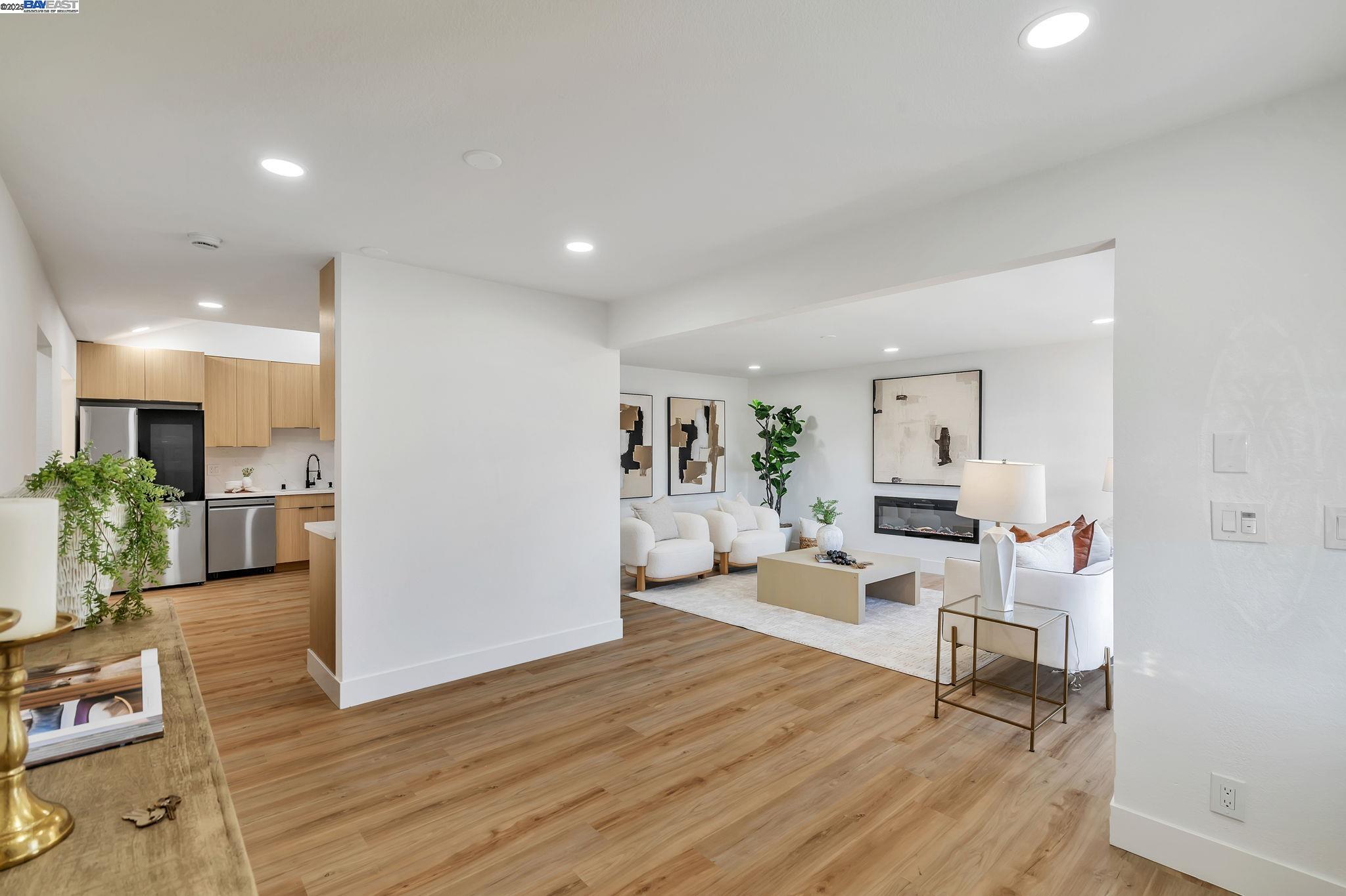 Detail Gallery Image 8 of 34 For 1575 via Lucas, San Lorenzo,  CA 94580 - 4 Beds | 3 Baths