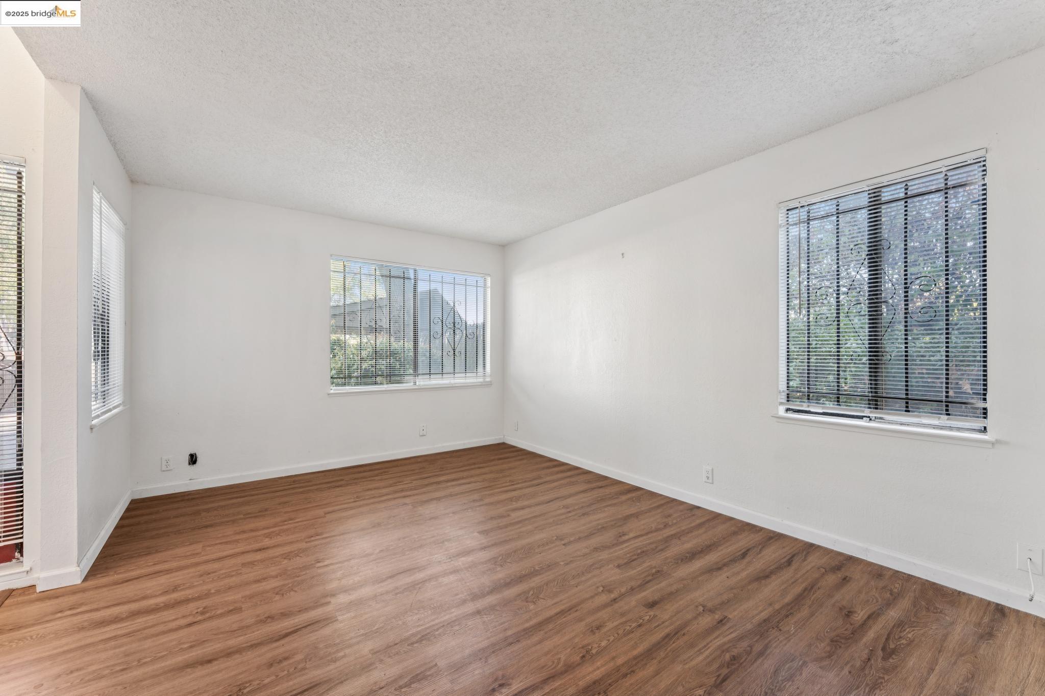Photo #8: 41110416 Listing: Photo #8