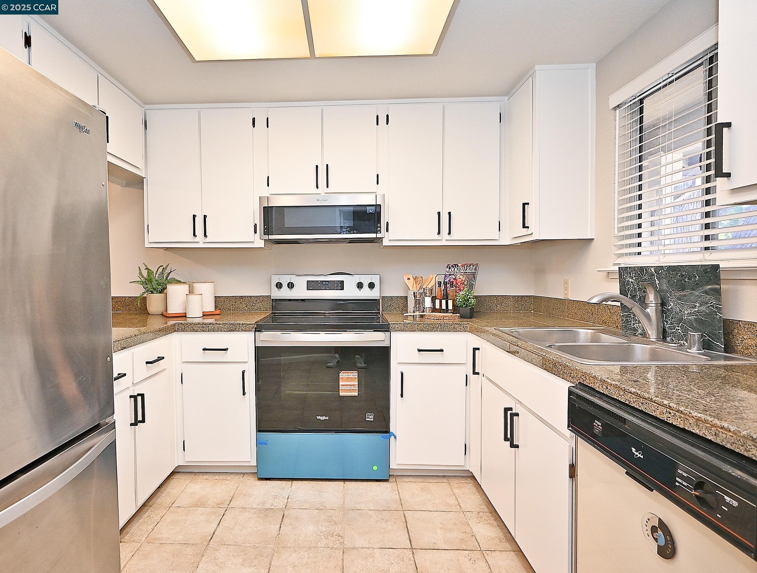 Detail Gallery Image 11 of 33 For 1324 Chateau Cmn #206,  Livermore,  CA 94550 - 2 Beds | 2 Baths