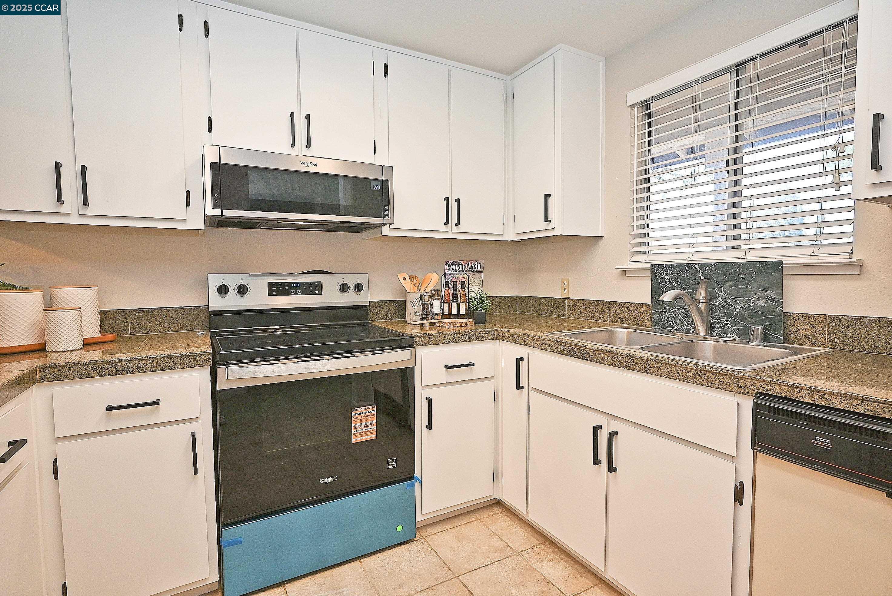 Photo #16: 41110417 Listing: Photo #16