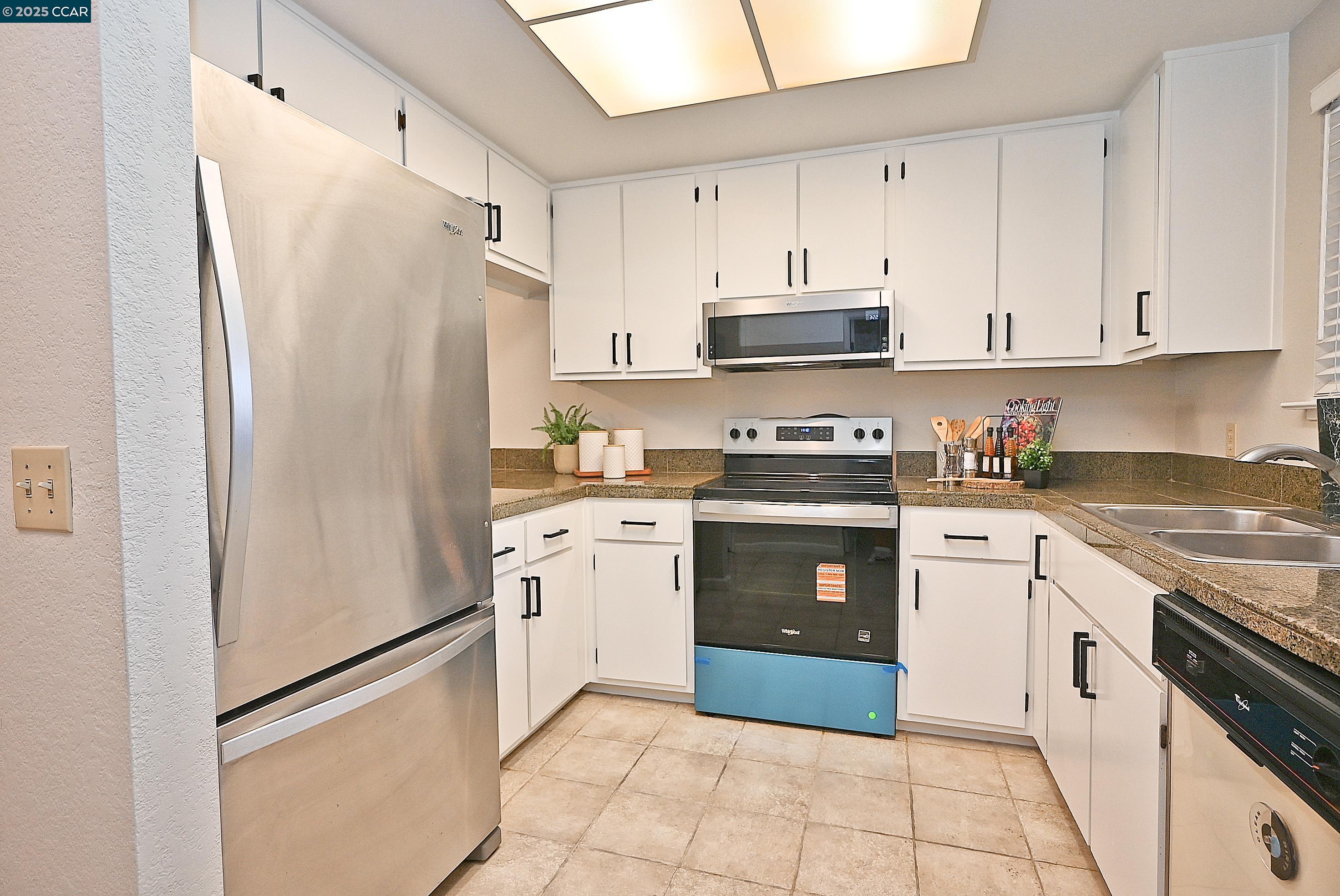 Detail Gallery Image 16 of 33 For 1324 Chateau Cmn #206,  Livermore,  CA 94550 - 2 Beds | 2 Baths