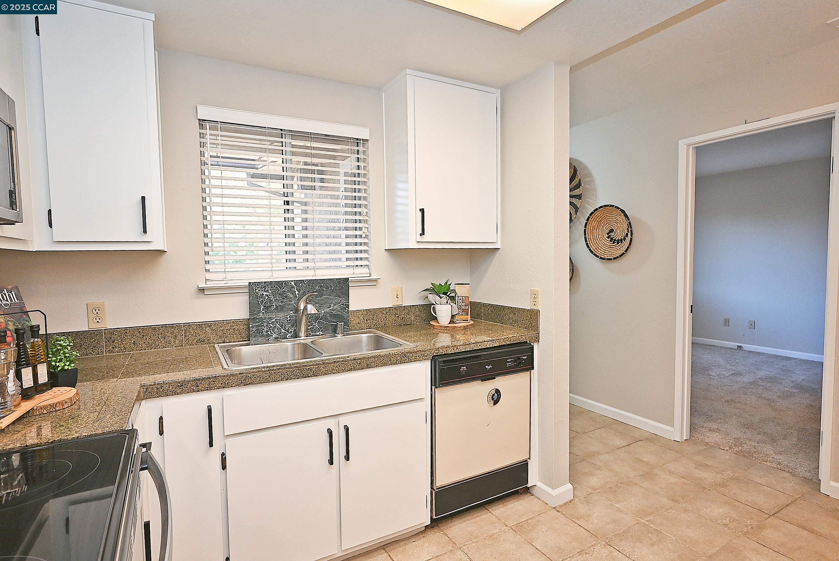 Photo #18: 41110417 Listing: Photo #18