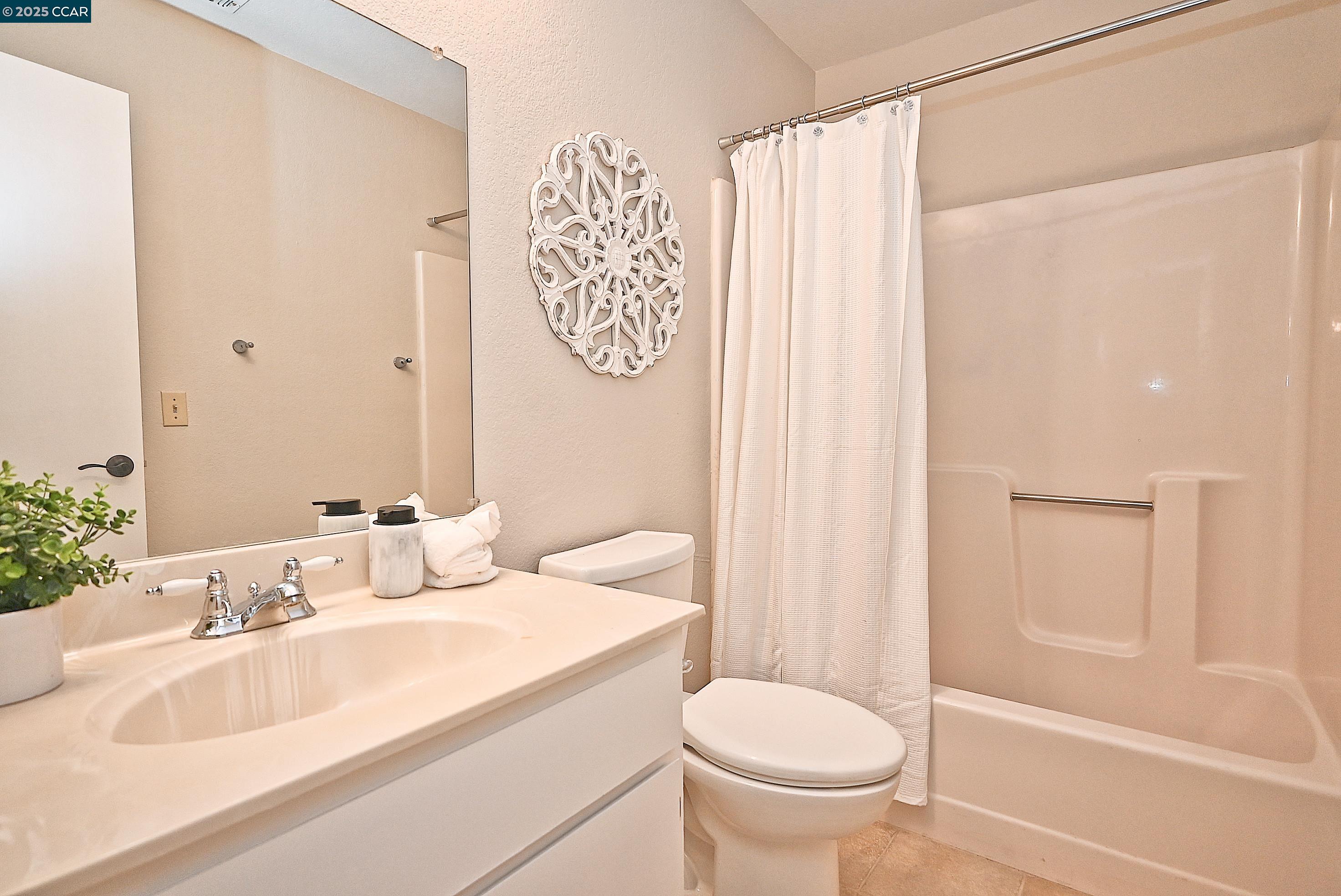 Detail Gallery Image 19 of 33 For 1324 Chateau Cmn #206,  Livermore,  CA 94550 - 2 Beds | 2 Baths
