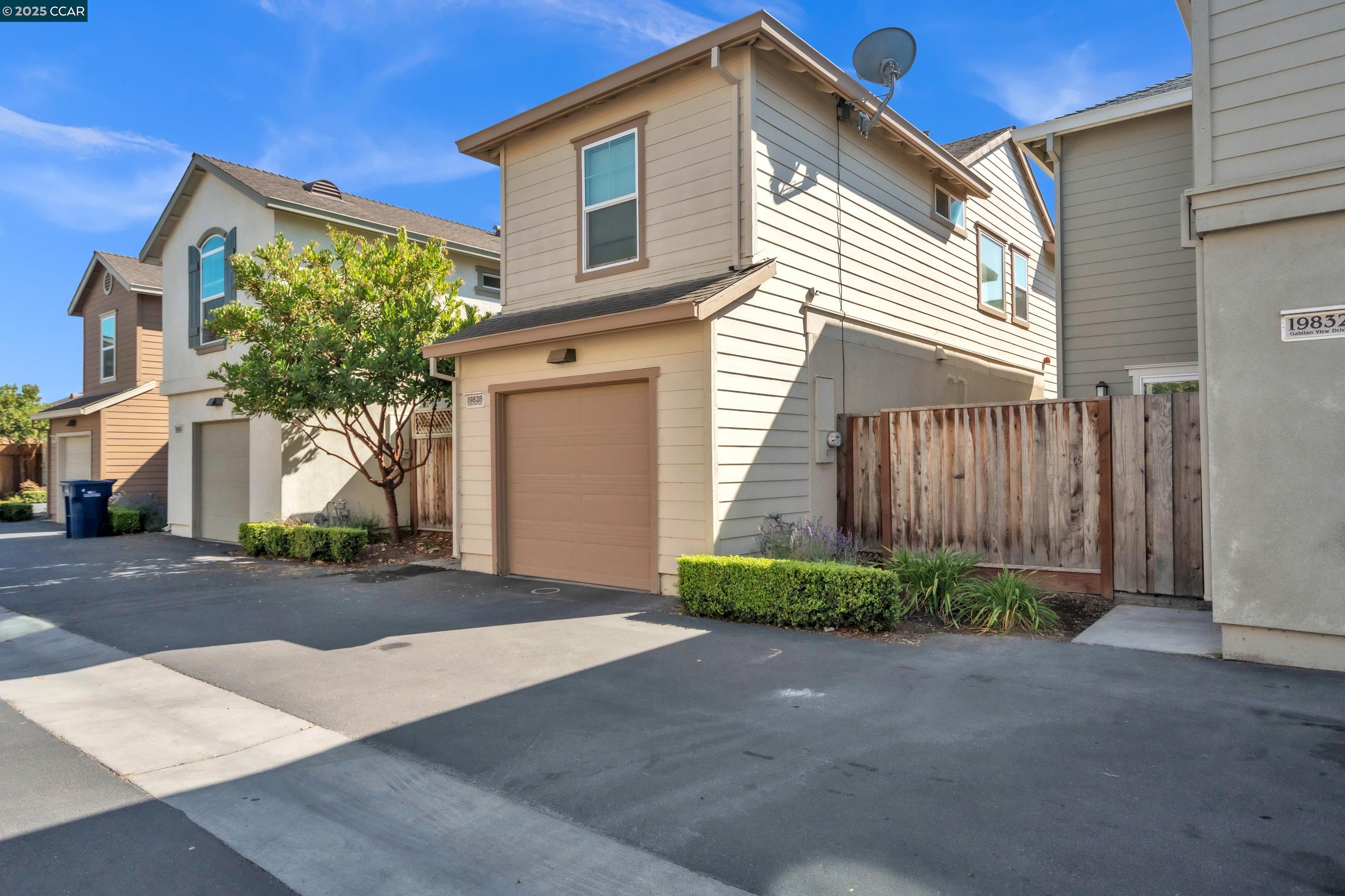 Front Image Thumbnail for CC41110418