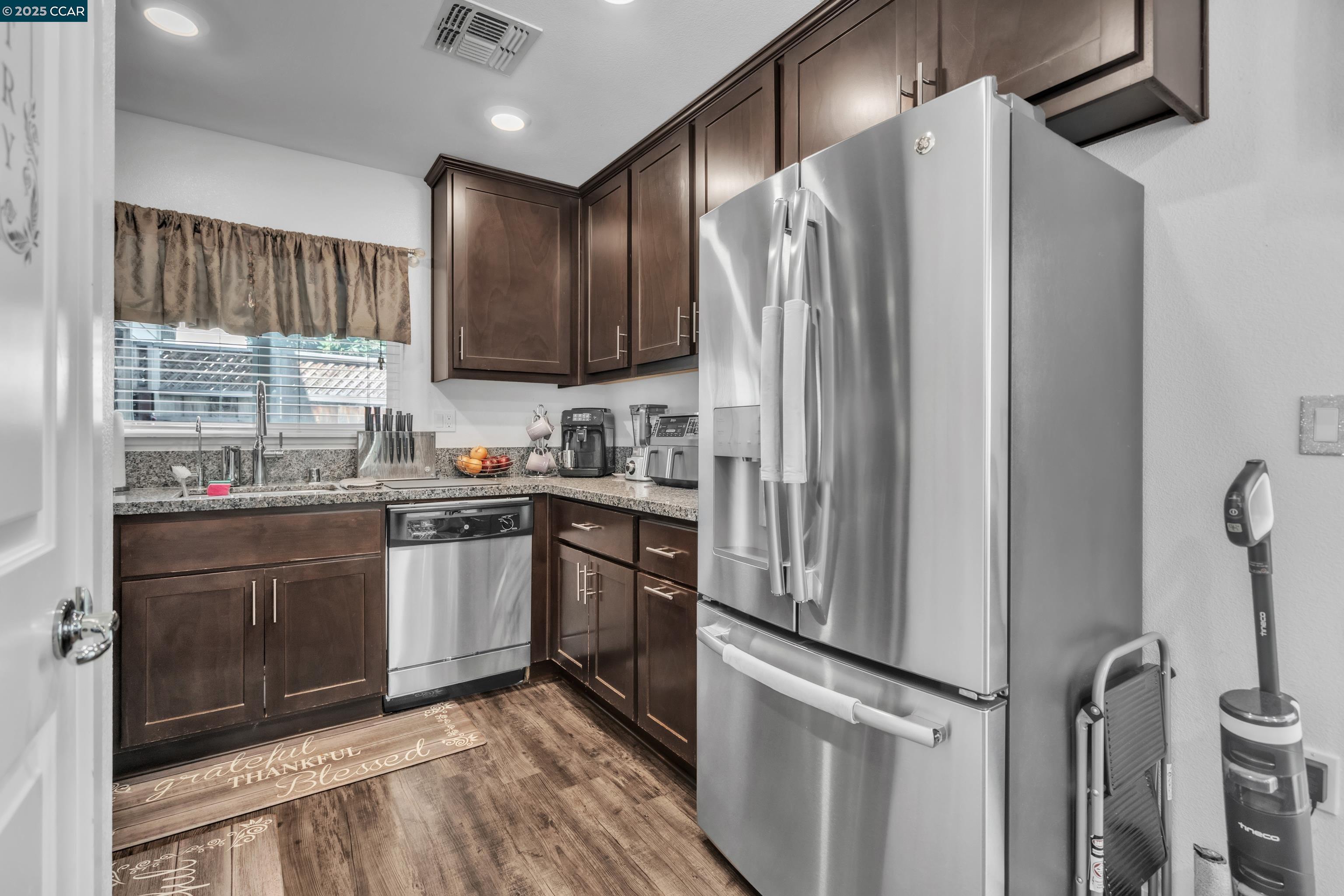 Detail Gallery Image 9 of 31 For 19828 Gabilan View Dr, Salinas,  CA 93906 - 2 Beds | 2/1 Baths