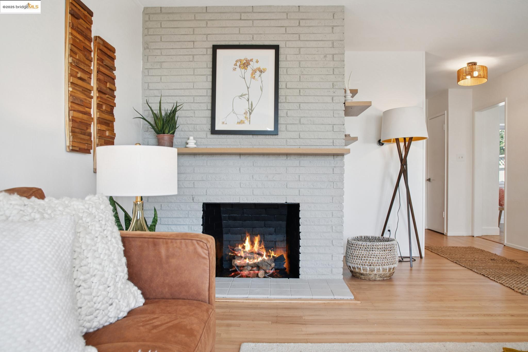Detail Gallery Image 22 of 59 For 6827 Ridgewood Dr., Oakland,  CA 94611 - 5 Beds | 3 Baths