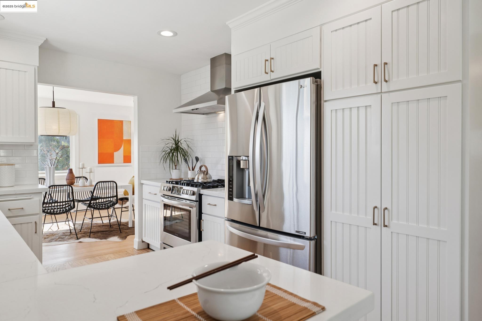 Detail Gallery Image 28 of 59 For 6827 Ridgewood Dr., Oakland,  CA 94611 - 5 Beds | 3 Baths