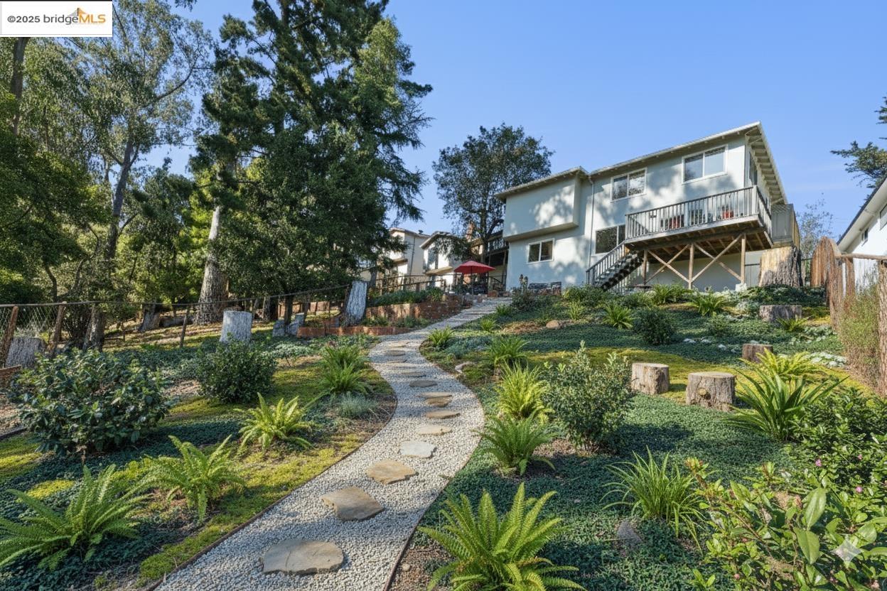 Detail Gallery Image 54 of 59 For 6827 Ridgewood Dr., Oakland,  CA 94611 - 5 Beds | 3 Baths