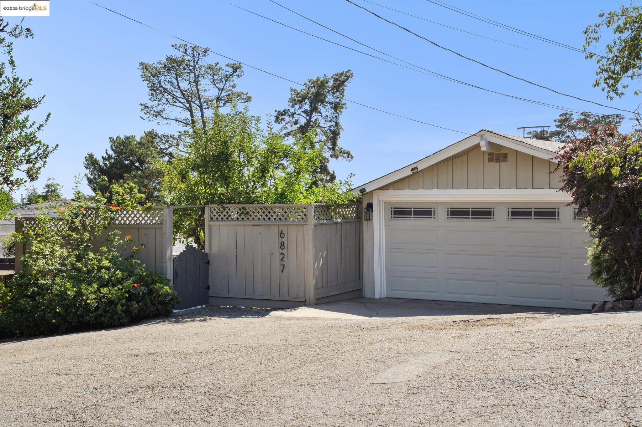 Detail Gallery Image 58 of 59 For 6827 Ridgewood Dr., Oakland,  CA 94611 - 5 Beds | 3 Baths