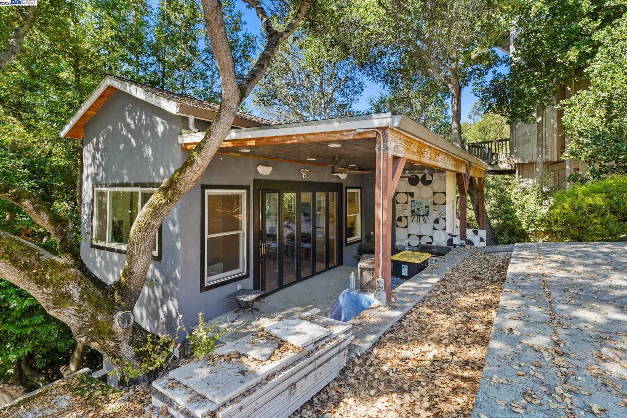 Detail Gallery Image 6 of 16 For 2765 Butters Dr, Oakland,  CA 94608 - – Beds | – Baths