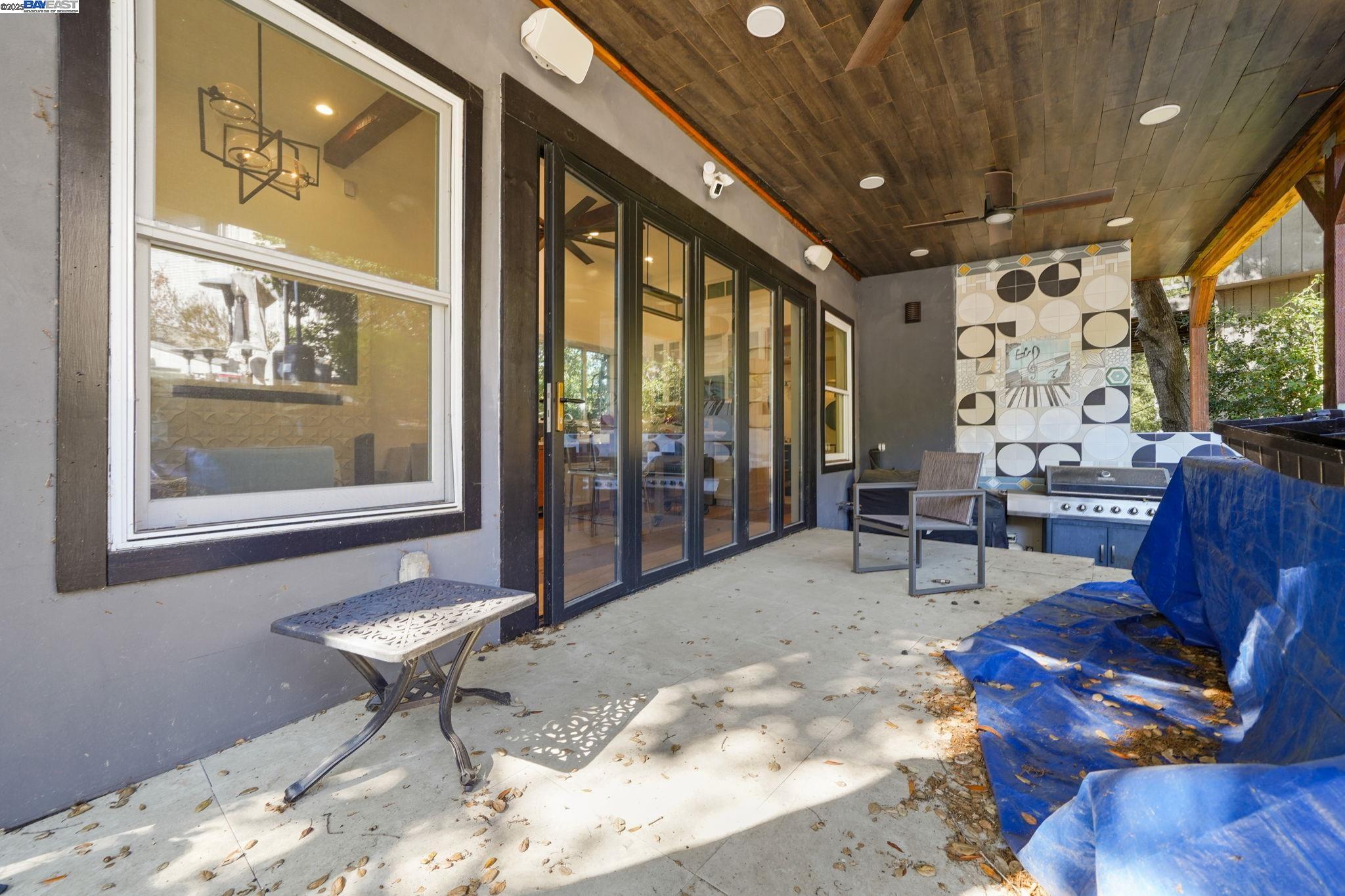 Detail Gallery Image 8 of 16 For 2765 Butters Dr, Oakland,  CA 94608 - – Beds | – Baths
