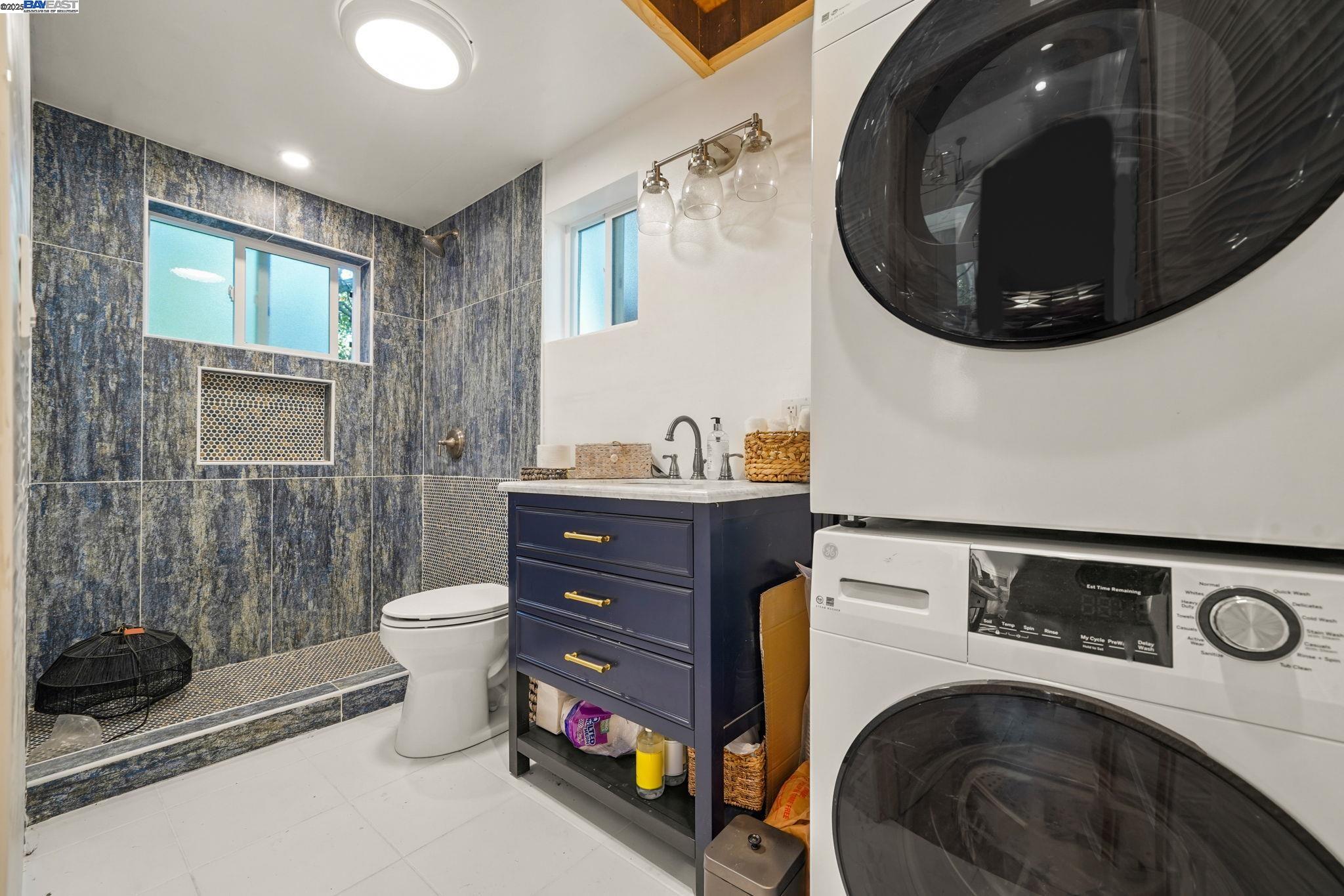 Detail Gallery Image 10 of 16 For 2765 Butters Dr, Oakland,  CA 94608 - – Beds | – Baths