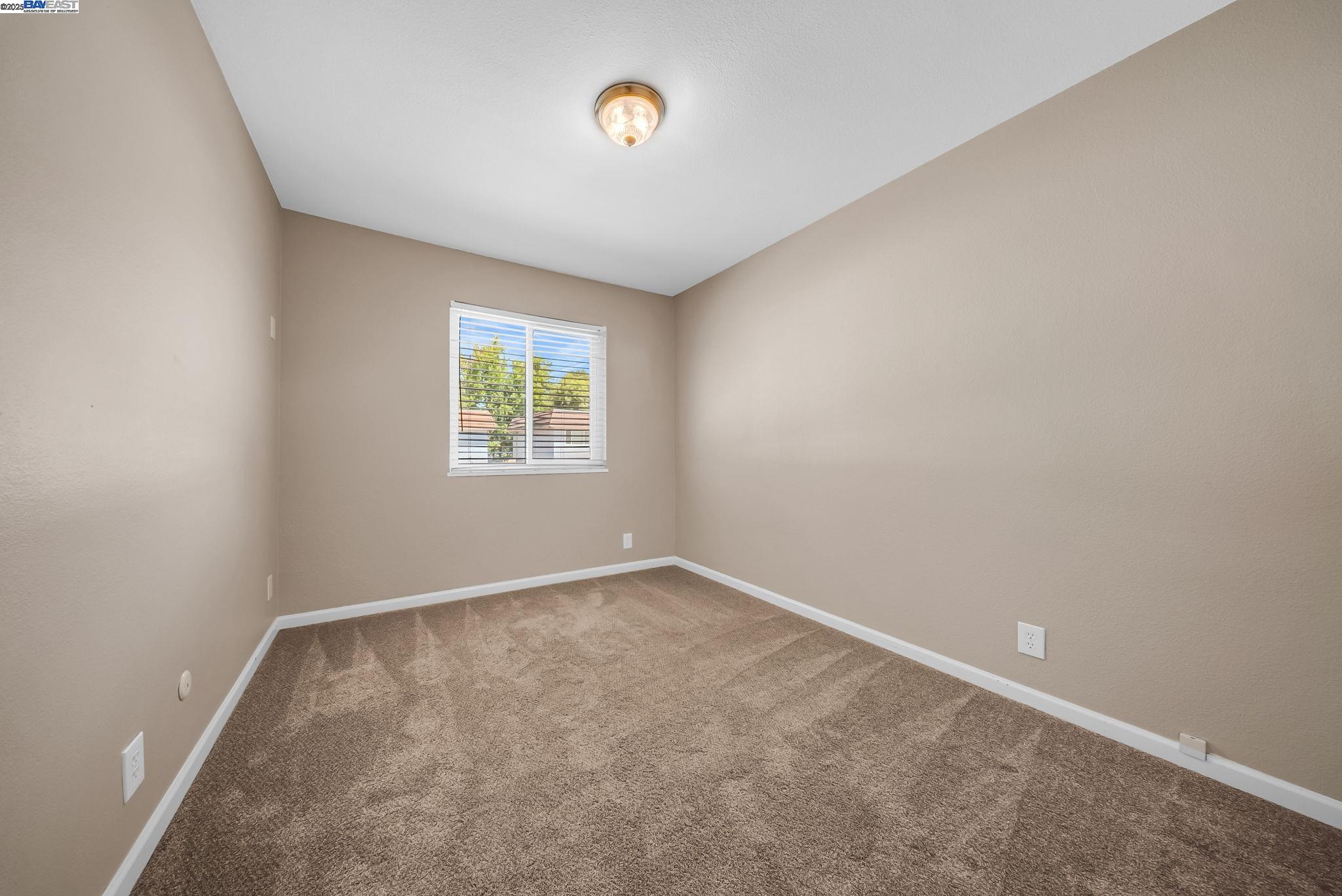 Detail Gallery Image 11 of 24 For 4446 Seminole Way, Pleasanton,  CA 94588 - 4 Beds | 2/1 Baths
