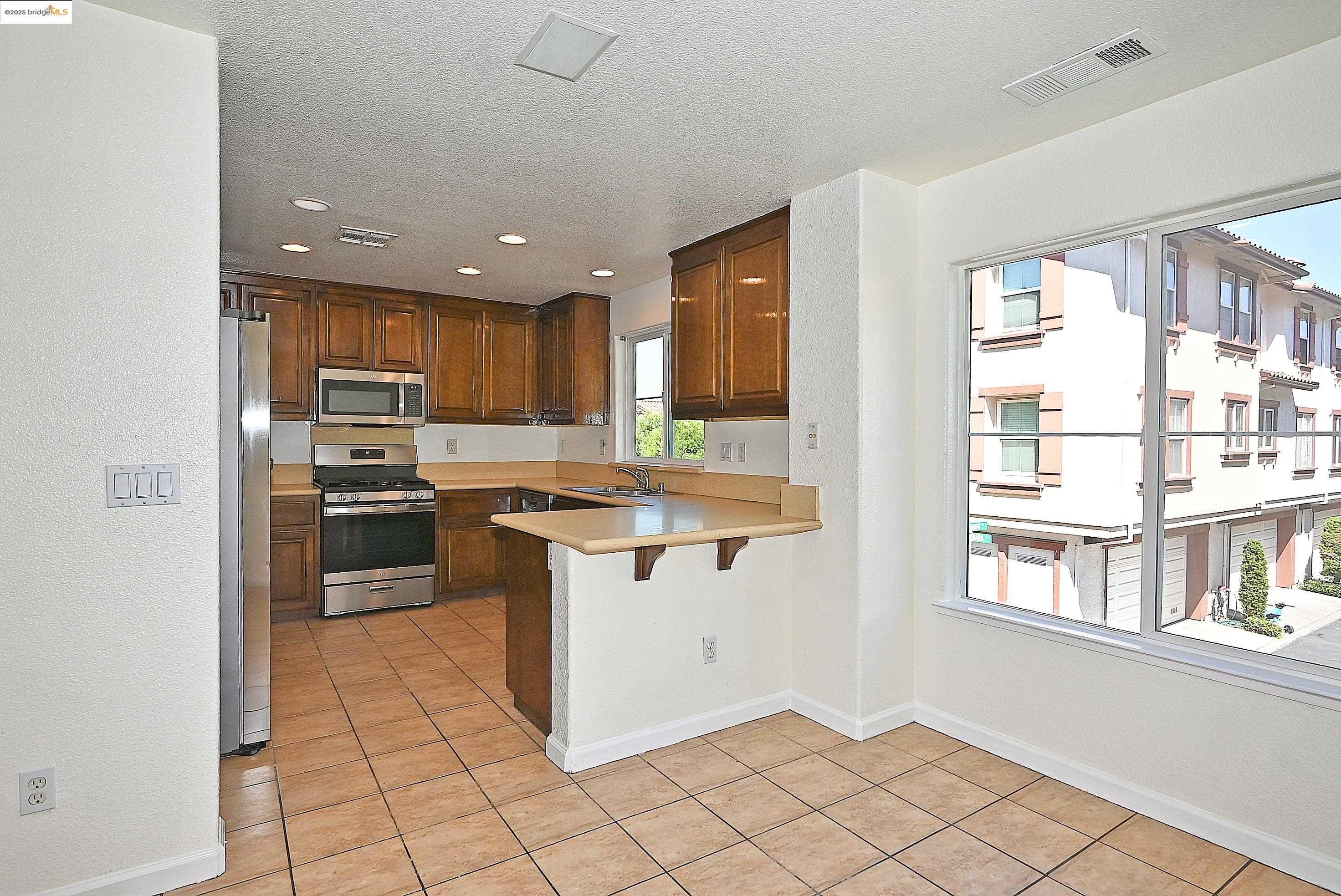 Photo #15: 41110430 Listing: Photo #15