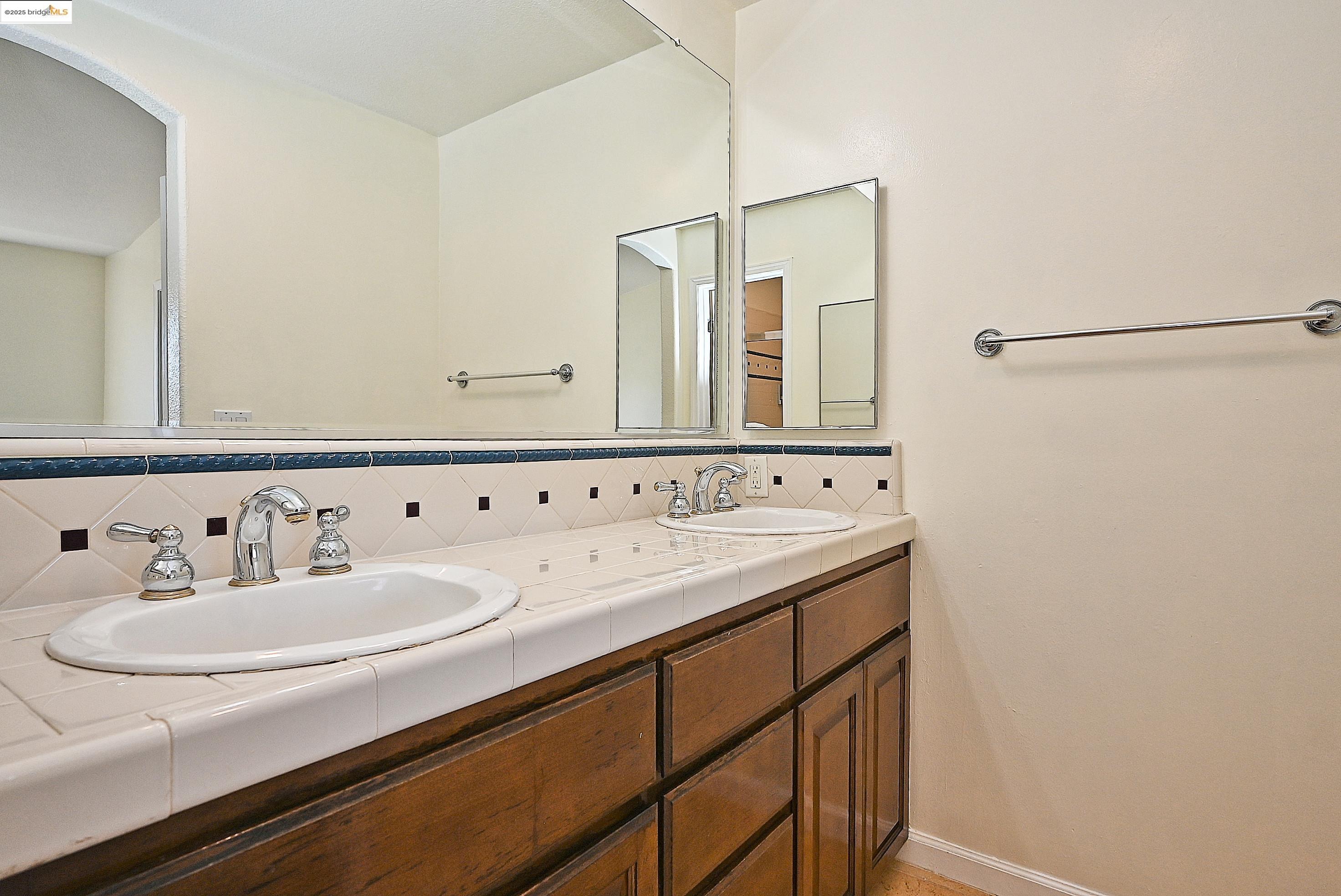 Photo #40: 41110430 Listing: Photo #40