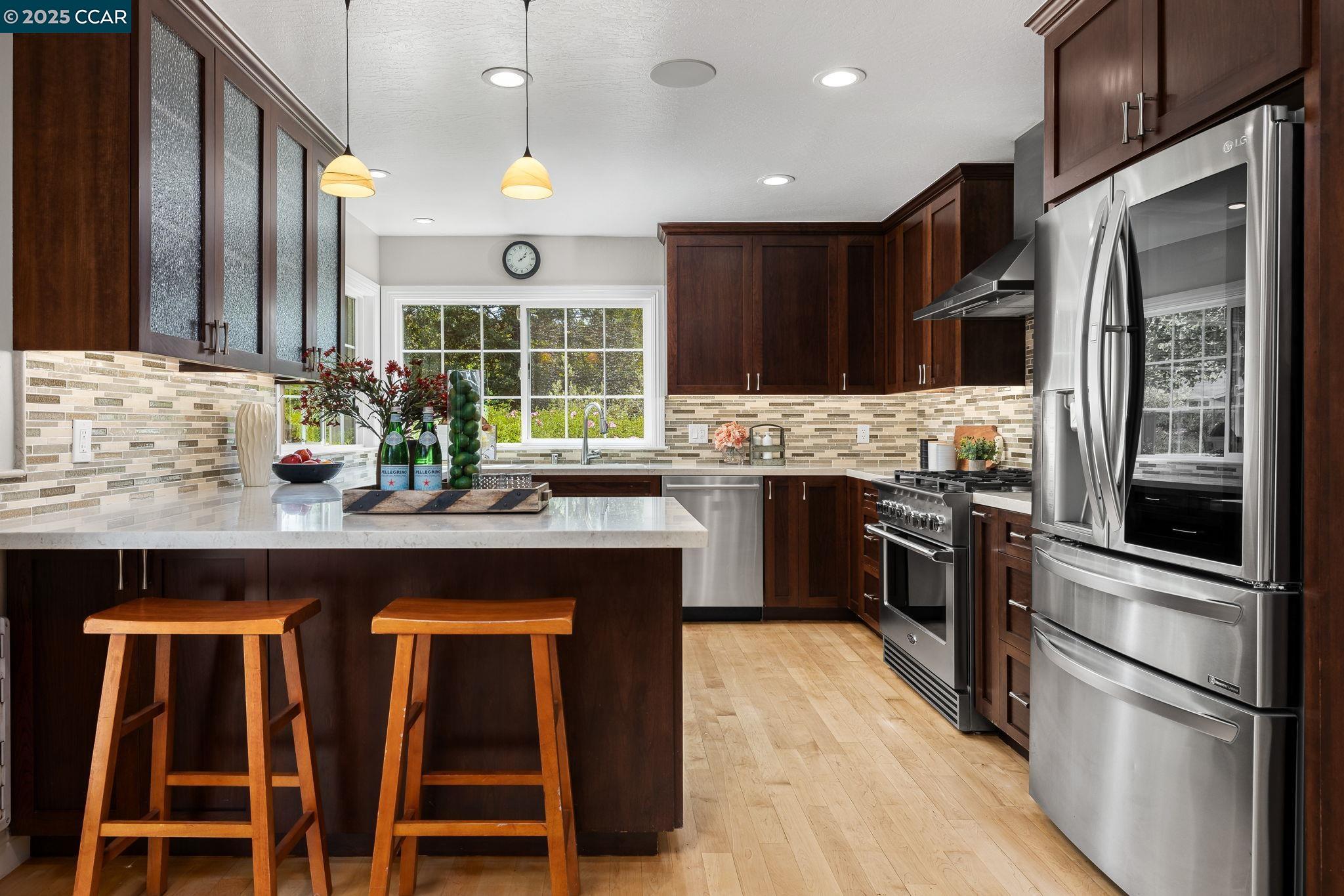 Detail Gallery Image 2 of 28 For 1092 Hillendale Ct, Walnut Creek,  CA 94596 - 4 Beds | 2/1 Baths