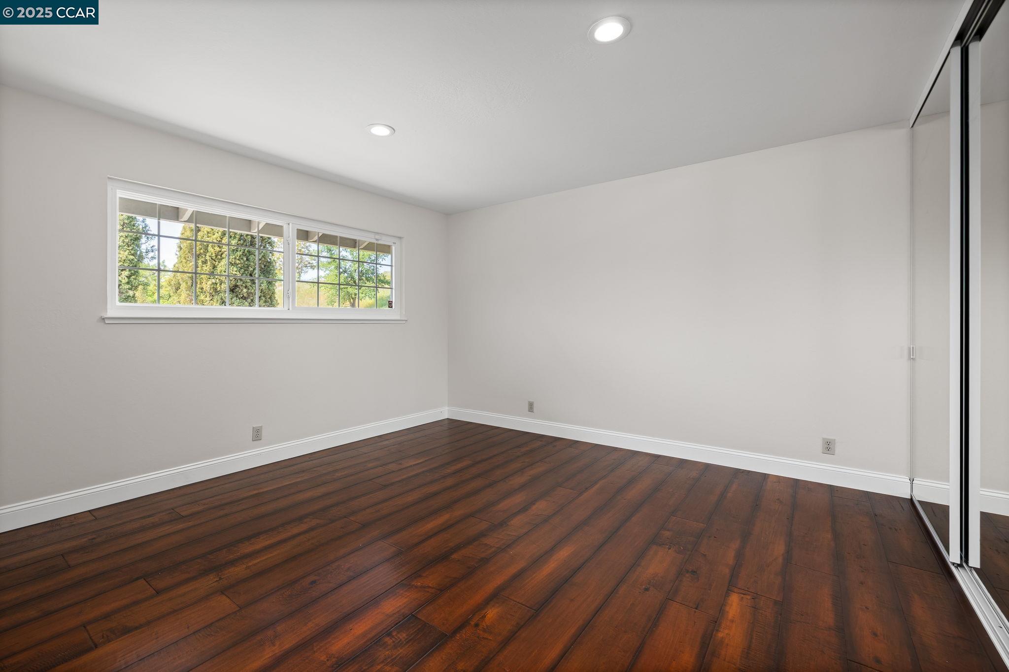 Detail Gallery Image 15 of 28 For 1092 Hillendale Ct, Walnut Creek,  CA 94596 - 4 Beds | 2/1 Baths