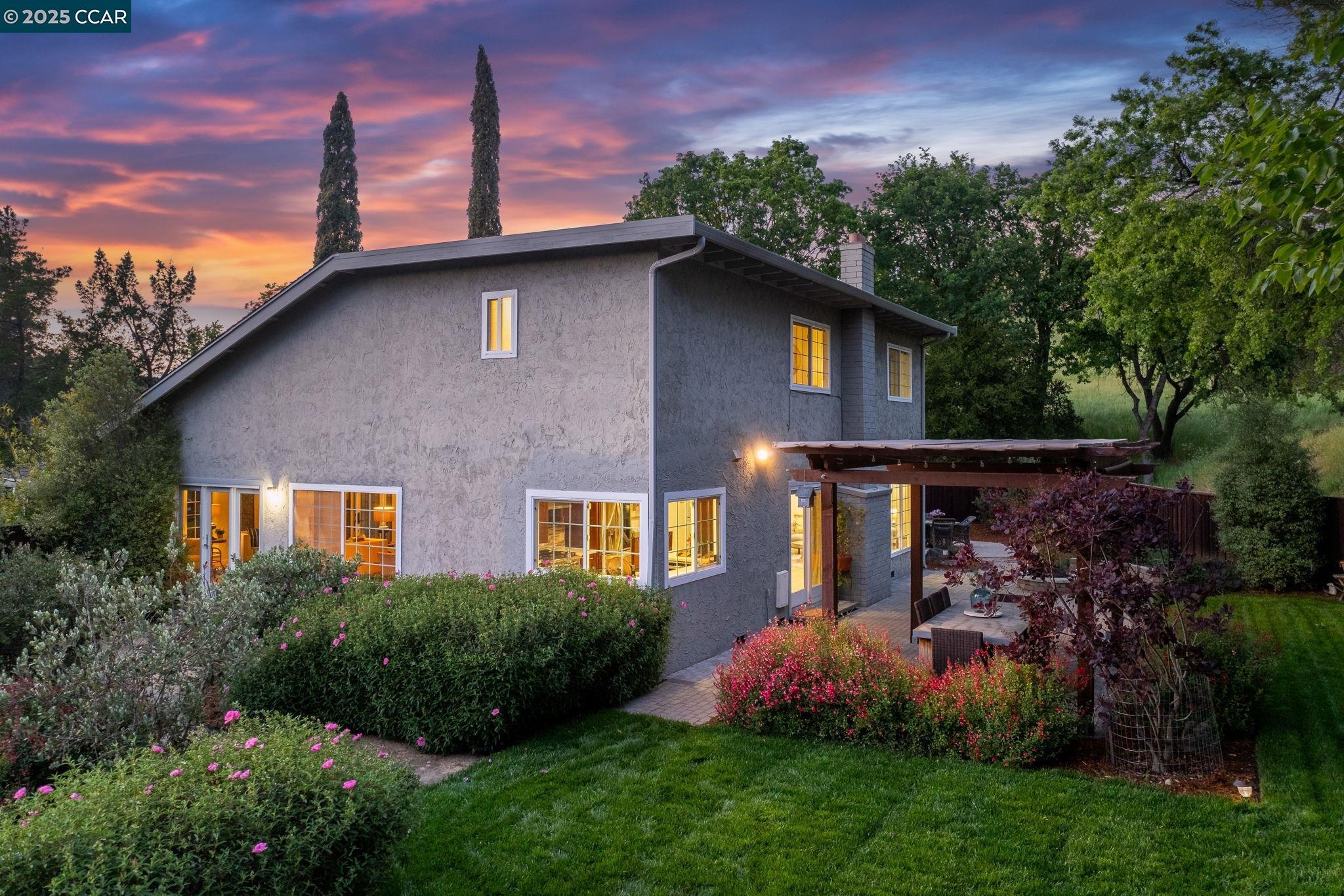 Detail Gallery Image 18 of 28 For 1092 Hillendale Ct, Walnut Creek,  CA 94596 - 4 Beds | 2/1 Baths