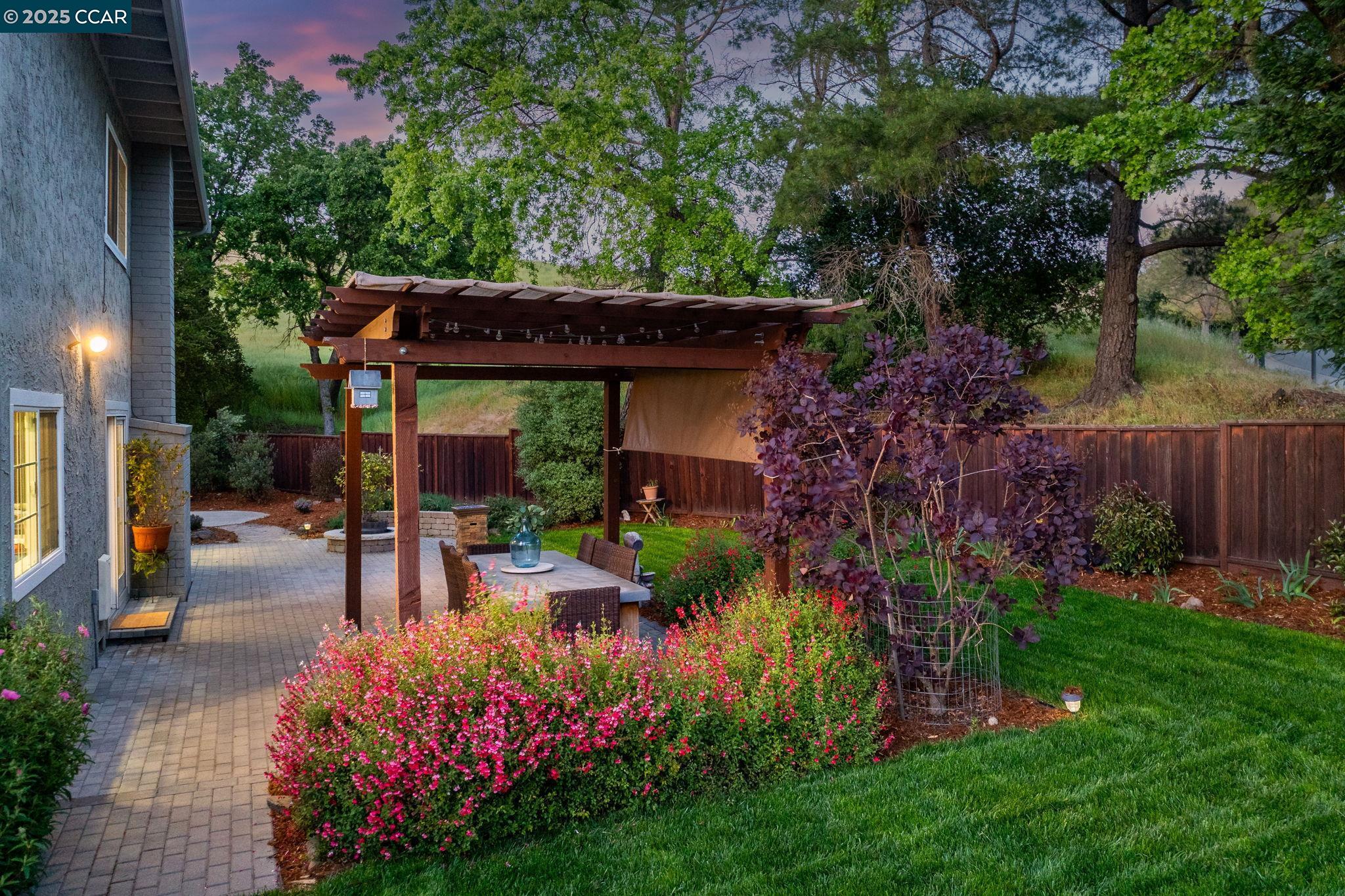Detail Gallery Image 19 of 28 For 1092 Hillendale Ct, Walnut Creek,  CA 94596 - 4 Beds | 2/1 Baths