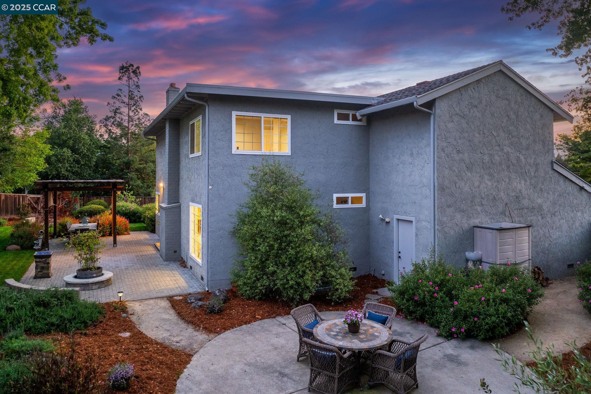 Detail Gallery Image 20 of 28 For 1092 Hillendale Ct, Walnut Creek,  CA 94596 - 4 Beds | 2/1 Baths