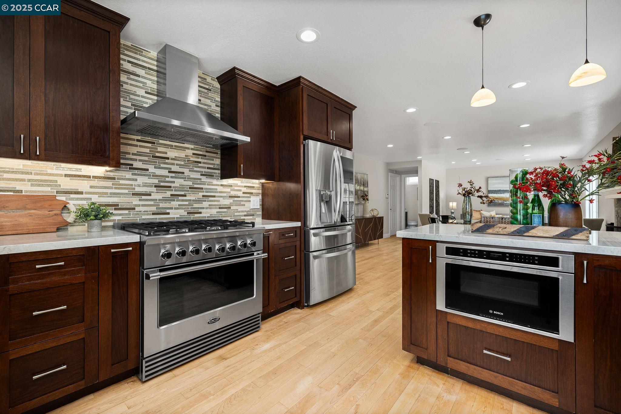 Detail Gallery Image 3 of 28 For 1092 Hillendale Ct, Walnut Creek,  CA 94596 - 4 Beds | 2/1 Baths