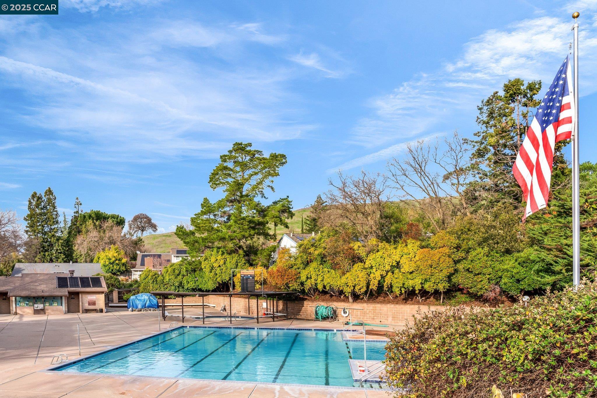 Detail Gallery Image 24 of 28 For 1092 Hillendale Ct, Walnut Creek,  CA 94596 - 4 Beds | 2/1 Baths