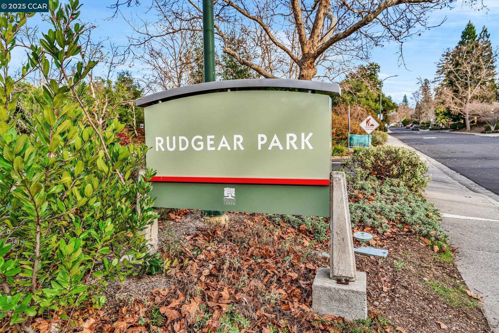 Detail Gallery Image 25 of 28 For 1092 Hillendale Ct, Walnut Creek,  CA 94596 - 4 Beds | 2/1 Baths