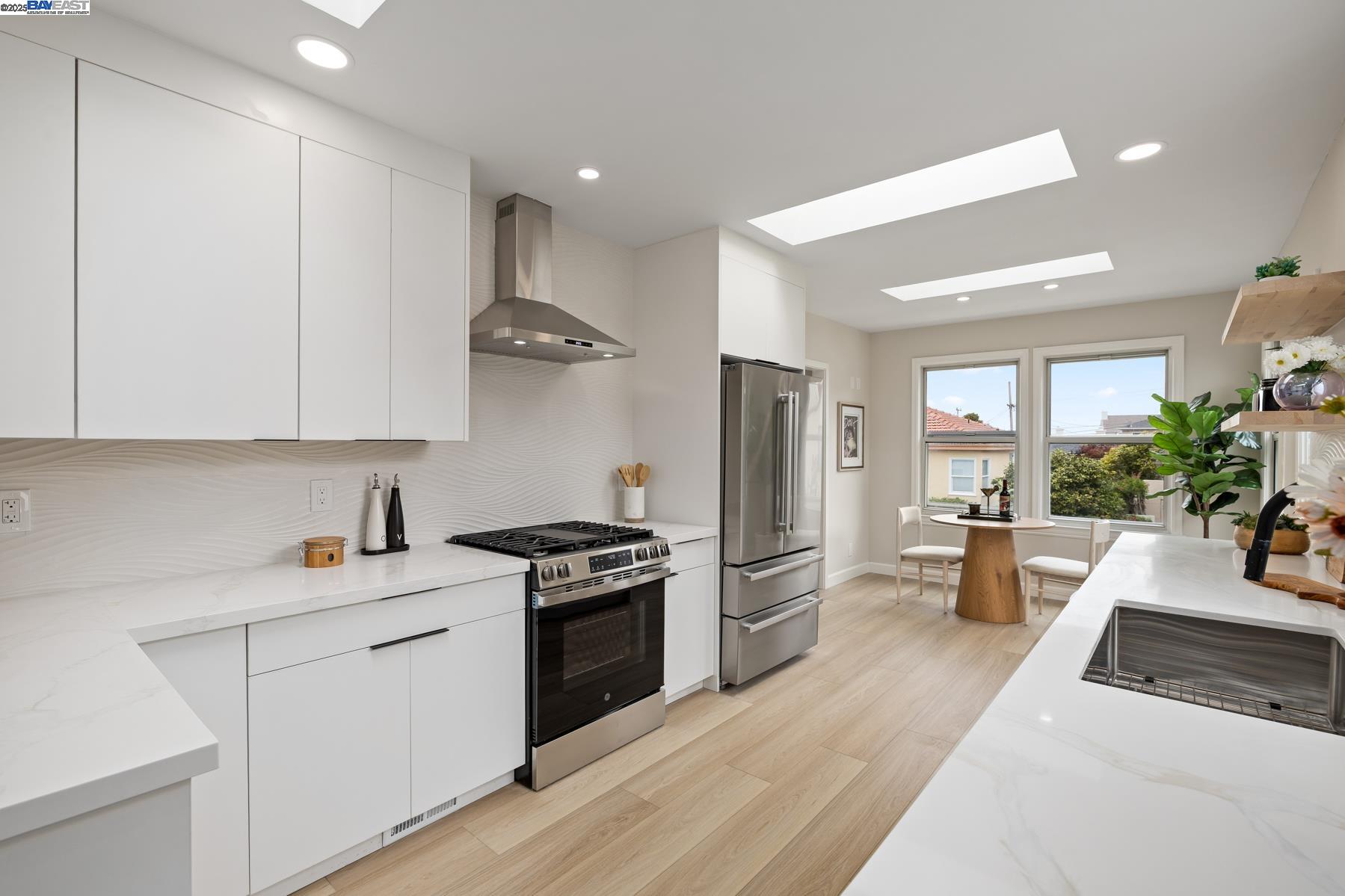 Detail Gallery Image 9 of 46 For 351 Elder Ave., Millbrae,  CA 94030 - 3 Beds | 3 Baths