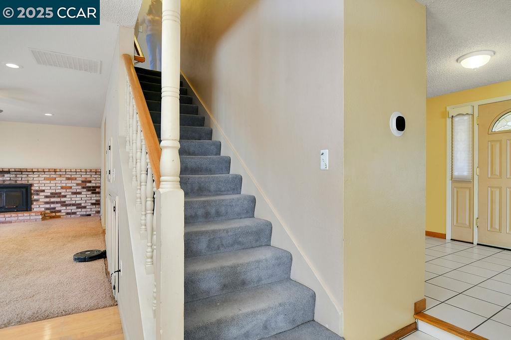 Detail Gallery Image 15 of 33 For 4449 Valle Vista, Pittsburg,  CA 94565 - 4 Beds | 2/1 Baths