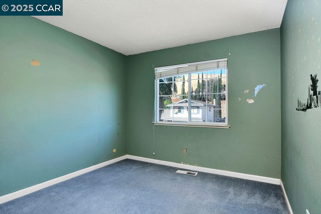Detail Gallery Image 18 of 33 For 4449 Valle Vista, Pittsburg,  CA 94565 - 4 Beds | 2/1 Baths