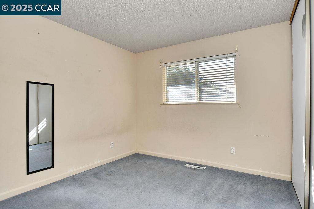 Detail Gallery Image 20 of 33 For 4449 Valle Vista, Pittsburg,  CA 94565 - 4 Beds | 2/1 Baths