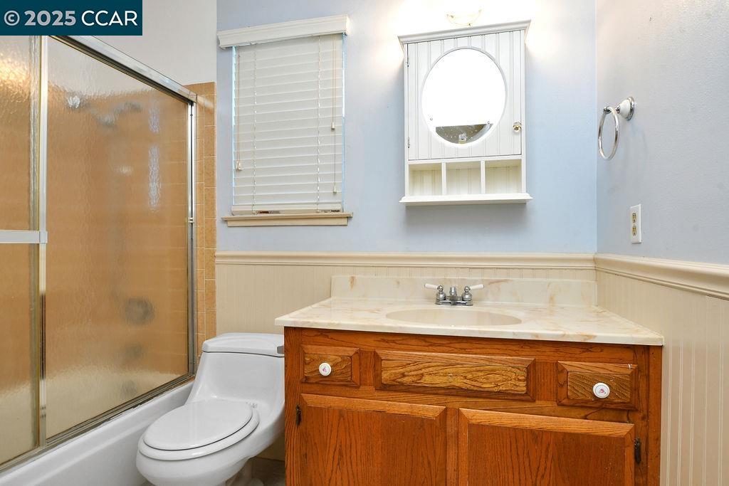 Detail Gallery Image 22 of 33 For 4449 Valle Vista, Pittsburg,  CA 94565 - 4 Beds | 2/1 Baths