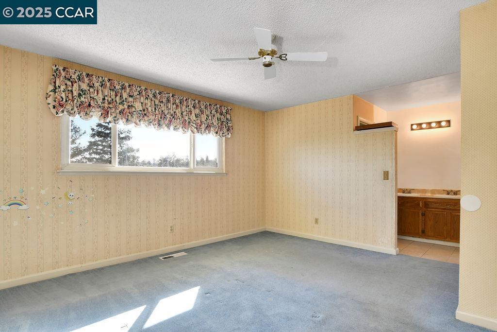 Detail Gallery Image 23 of 33 For 4449 Valle Vista, Pittsburg,  CA 94565 - 4 Beds | 2/1 Baths