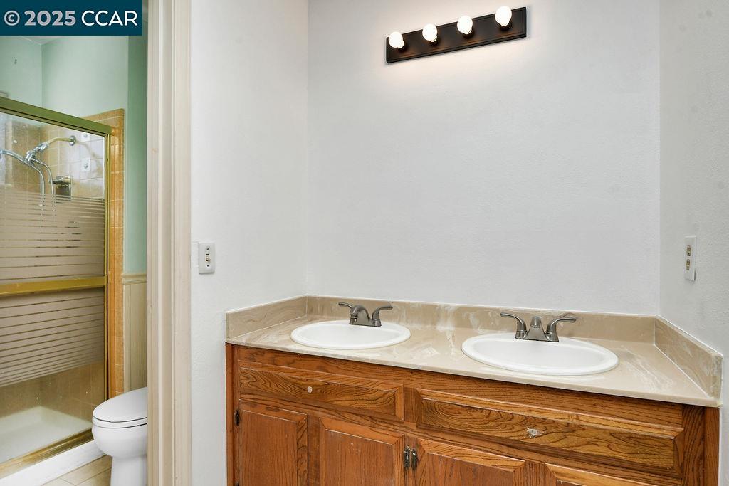 Detail Gallery Image 25 of 33 For 4449 Valle Vista, Pittsburg,  CA 94565 - 4 Beds | 2/1 Baths