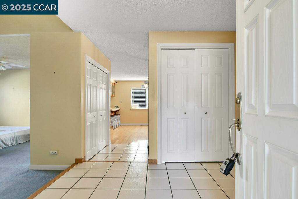Detail Gallery Image 5 of 33 For 4449 Valle Vista, Pittsburg,  CA 94565 - 4 Beds | 2/1 Baths