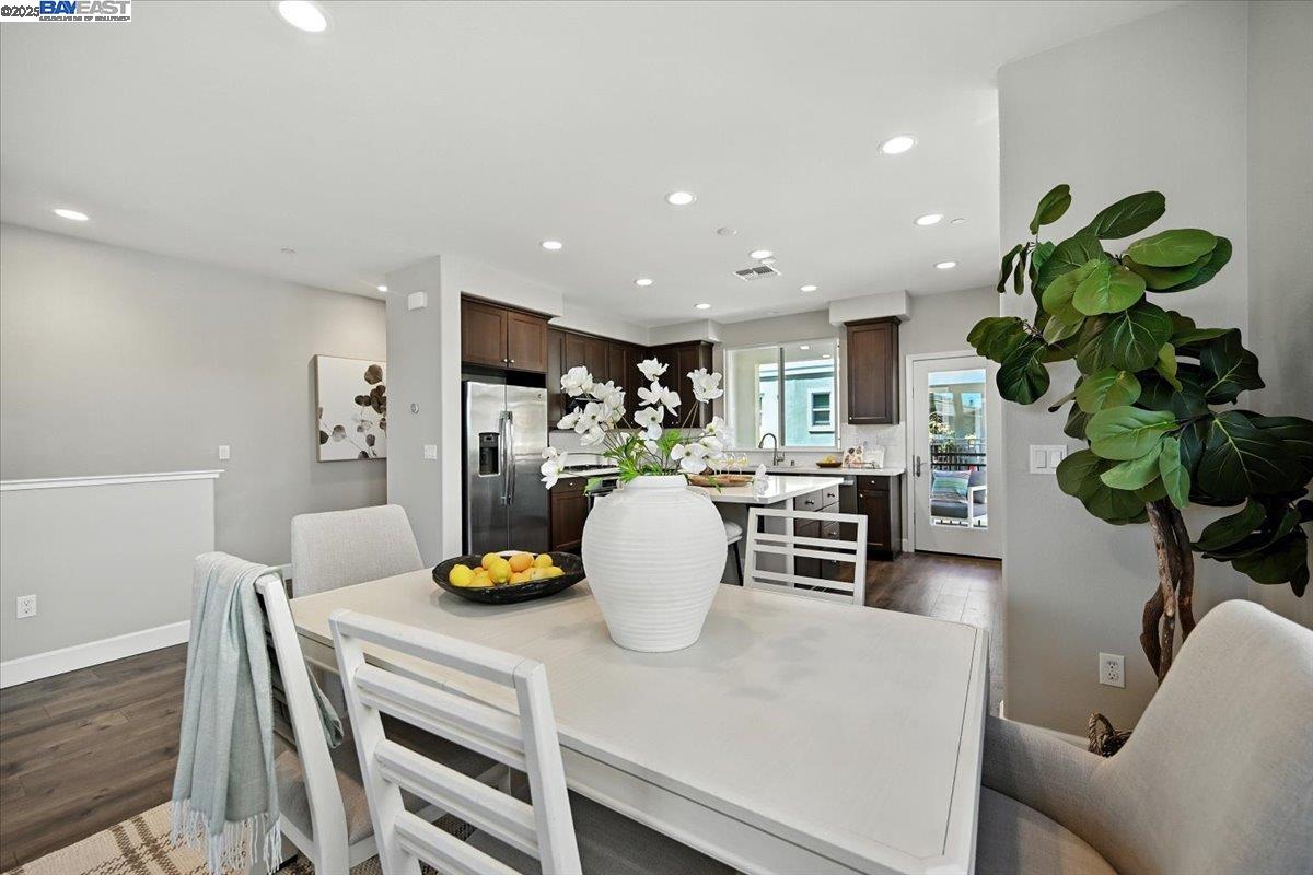 Detail Gallery Image 7 of 60 For 437 Ryan Ter, San Ramon,  CA 94583 - 4 Beds | 3/1 Baths