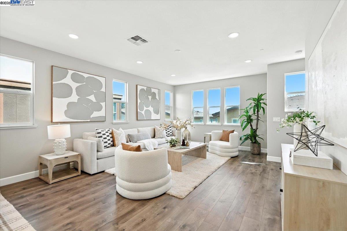 Detail Gallery Image 10 of 60 For 437 Ryan Ter, San Ramon,  CA 94583 - 4 Beds | 3/1 Baths