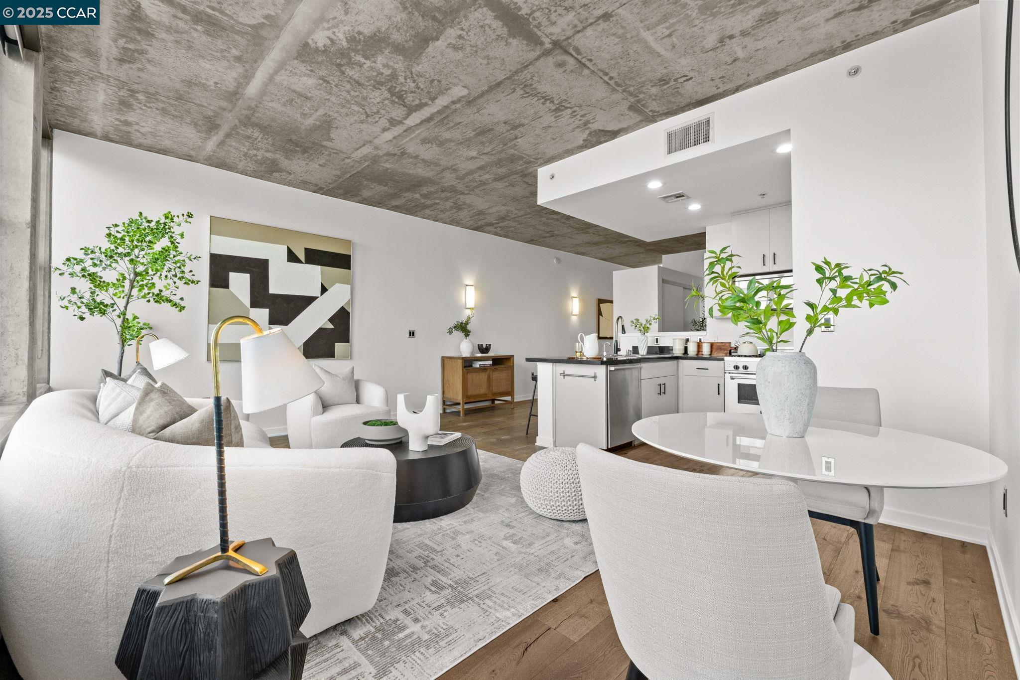 Photo #2: 41110441 Listing 