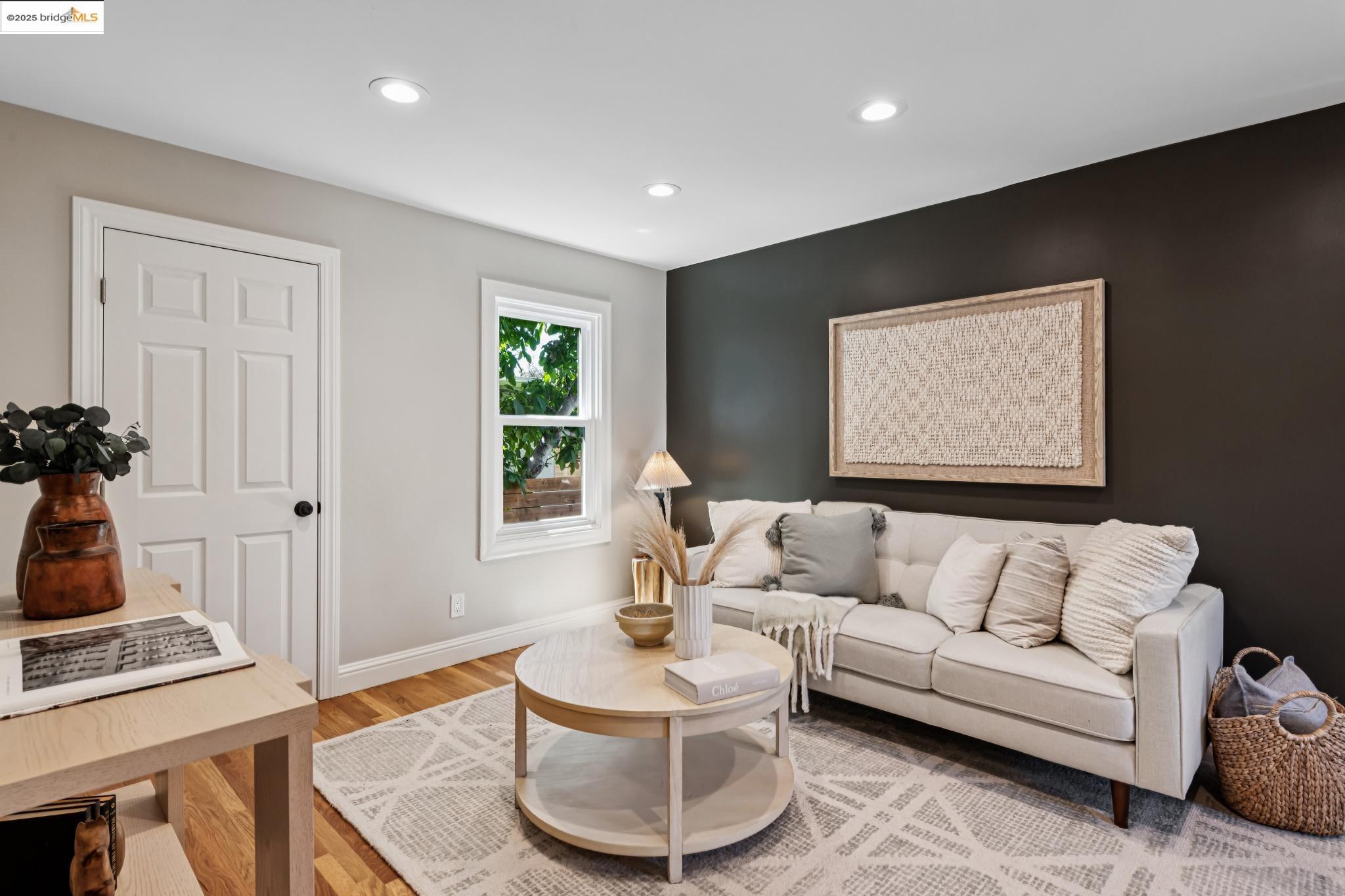Detail Gallery Image 21 of 60 For 4015 Rhoda Ave, Oakland,  CA 94602 - 4 Beds | 3 Baths