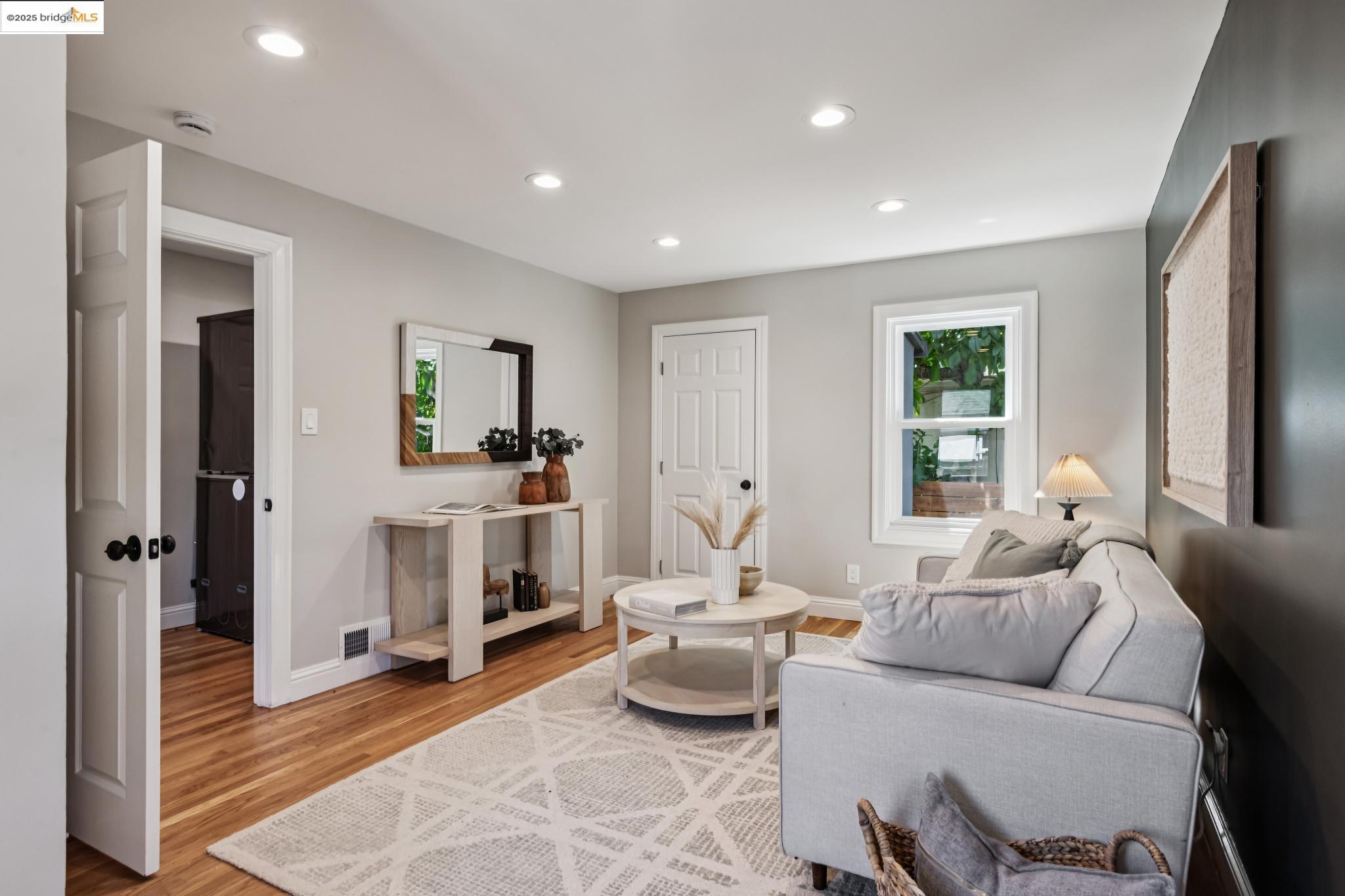 Detail Gallery Image 23 of 60 For 4015 Rhoda Ave, Oakland,  CA 94602 - 4 Beds | 3 Baths