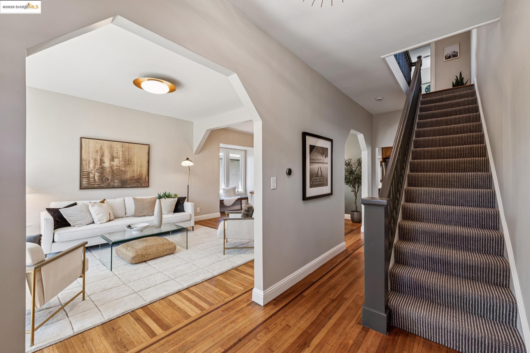 Detail Gallery Image 5 of 60 For 4015 Rhoda Ave, Oakland,  CA 94602 - 4 Beds | 3 Baths