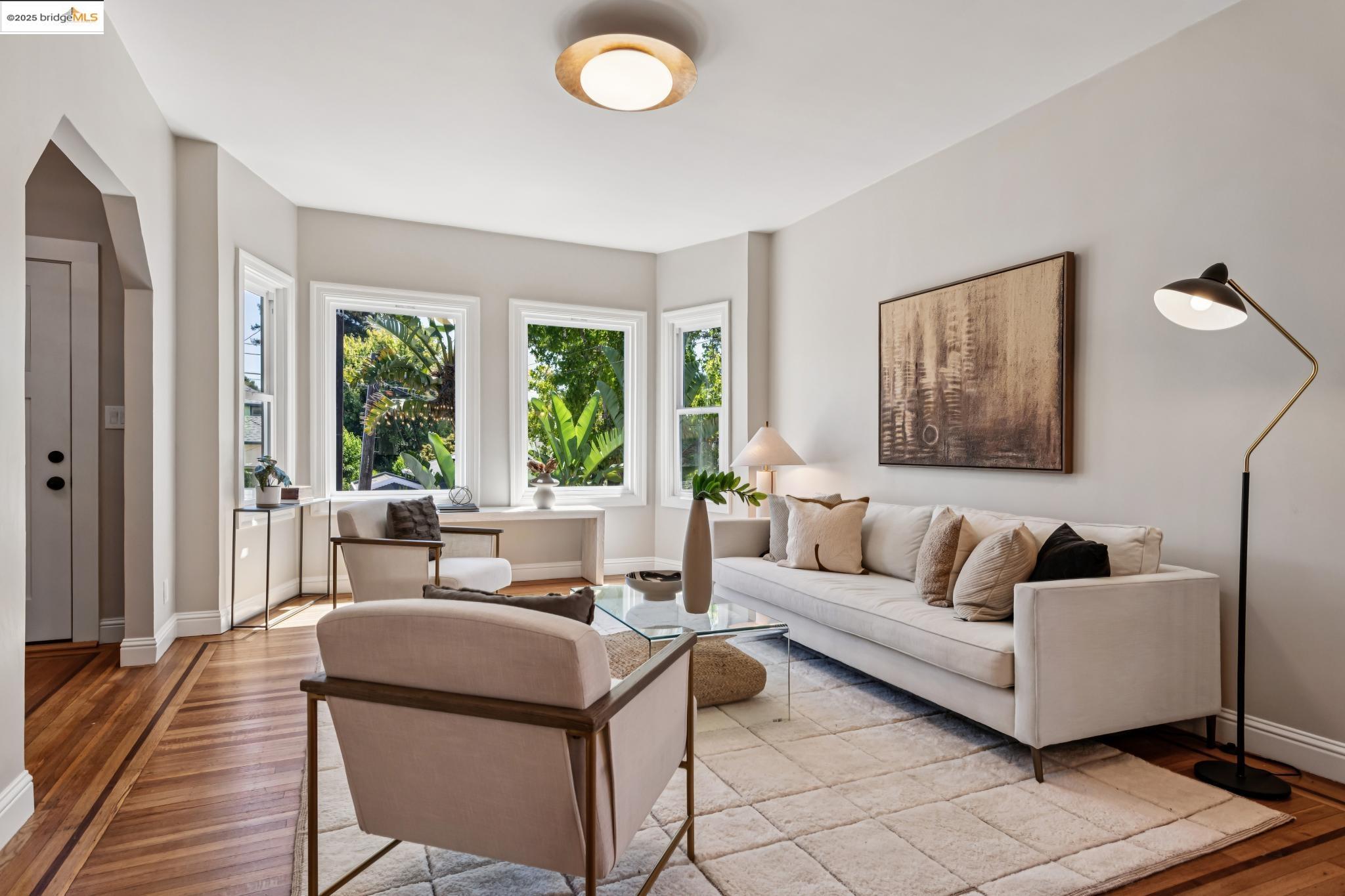 Detail Gallery Image 6 of 60 For 4015 Rhoda Ave, Oakland,  CA 94602 - 4 Beds | 3 Baths