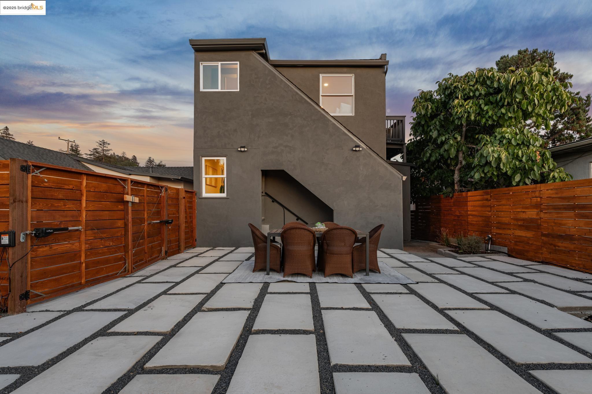 Detail Gallery Image 57 of 60 For 4015 Rhoda Ave, Oakland,  CA 94602 - 4 Beds | 3 Baths