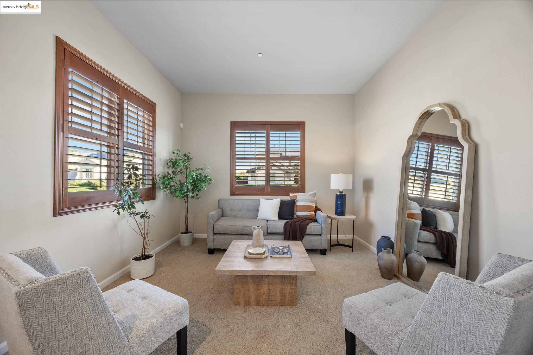 Detail Gallery Image 2 of 38 For 227 Hibiscus Way, Oakley,  CA 94561 - 4 Beds | 3 Baths