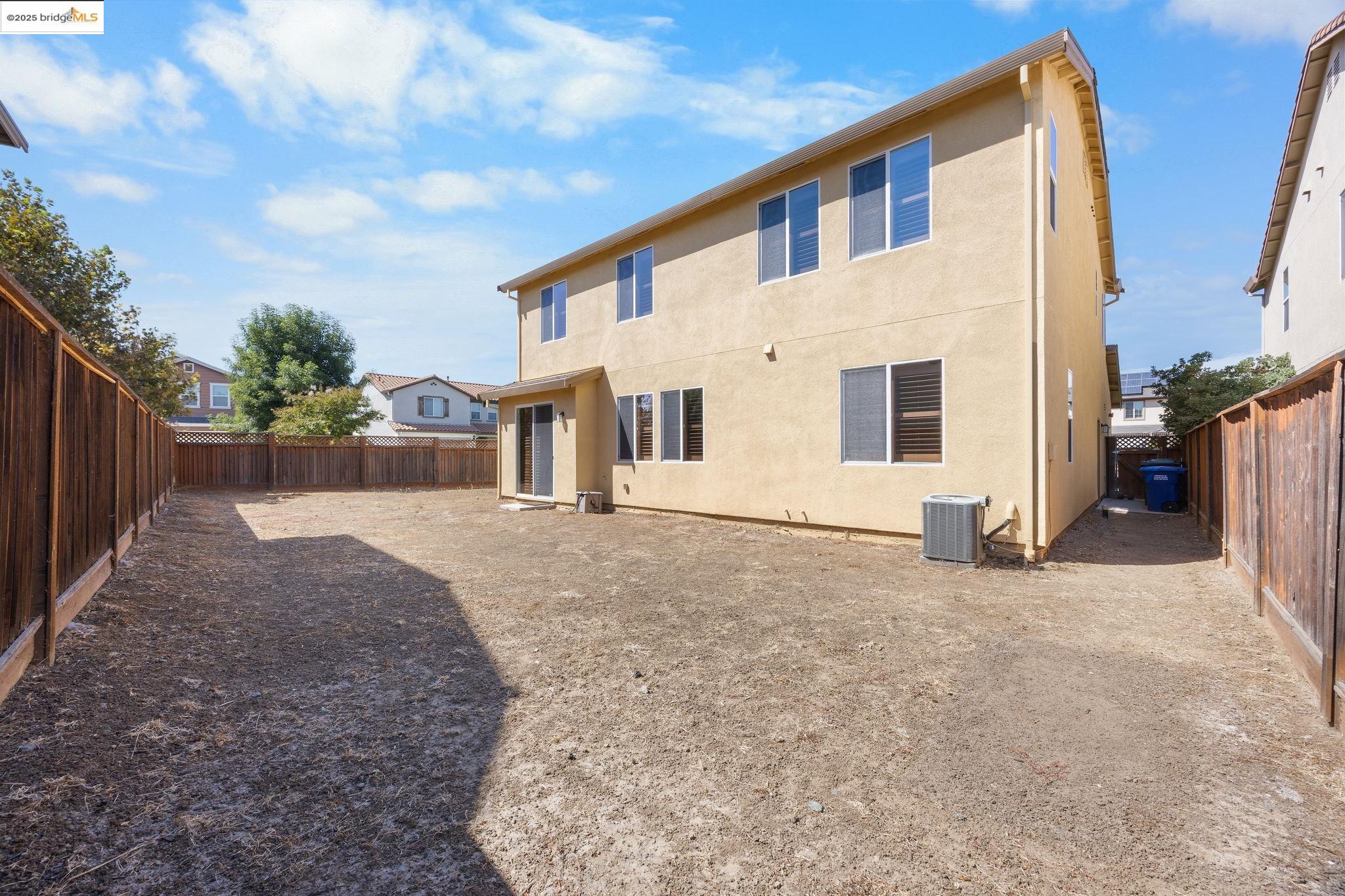 Detail Gallery Image 16 of 38 For 227 Hibiscus Way, Oakley,  CA 94561 - 4 Beds | 3 Baths