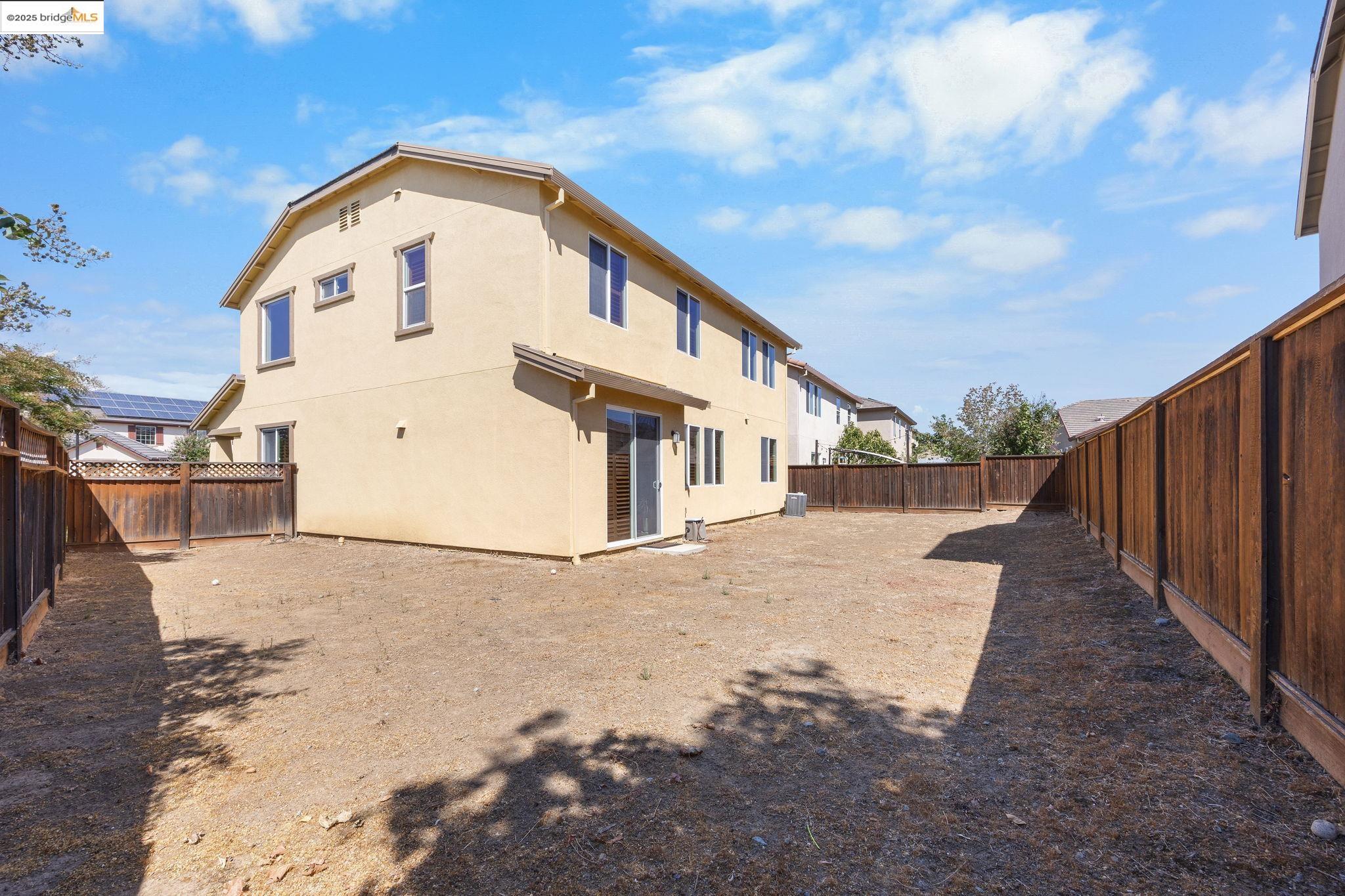 Detail Gallery Image 17 of 38 For 227 Hibiscus Way, Oakley,  CA 94561 - 4 Beds | 3 Baths